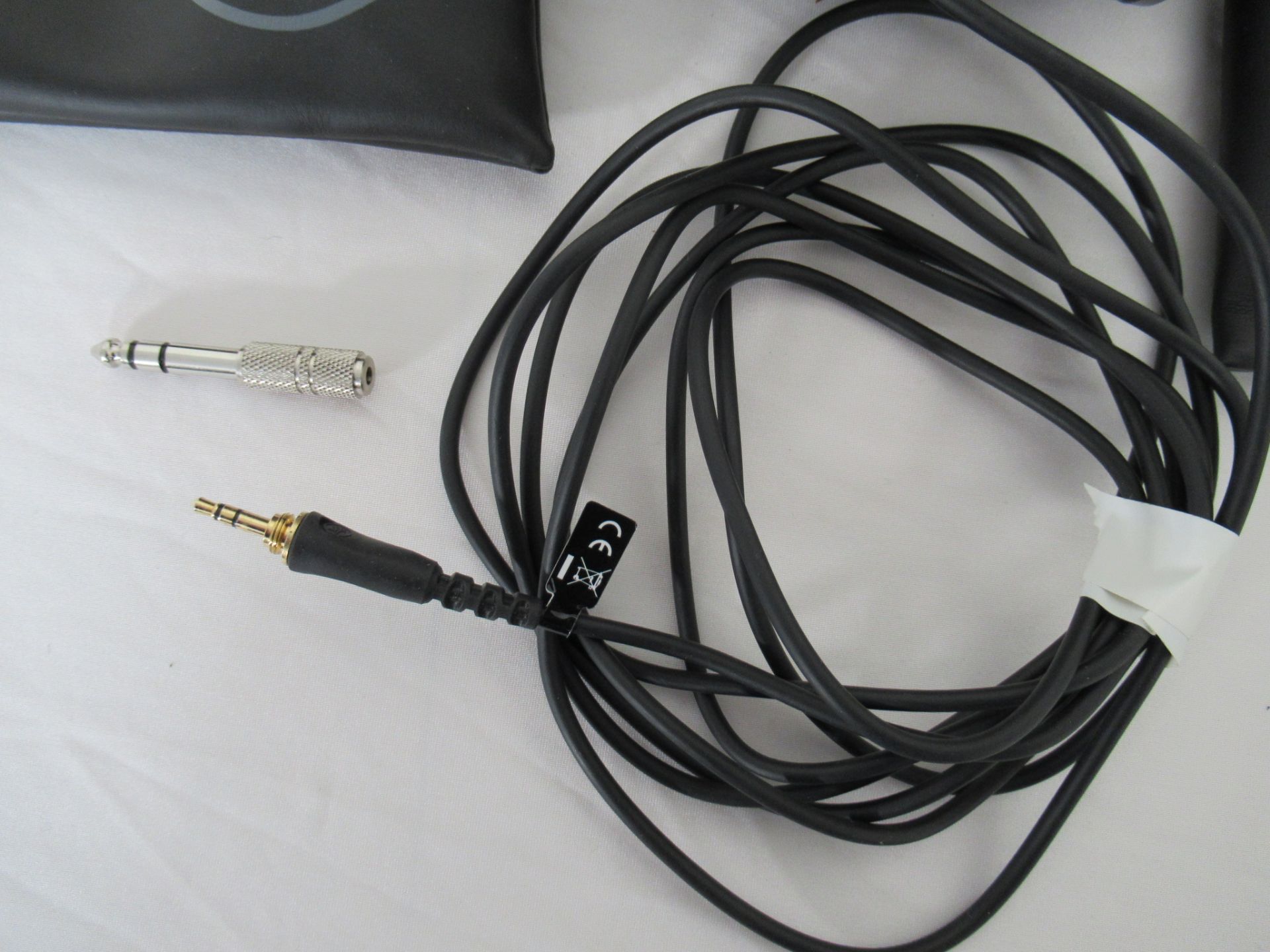 (2) Mackie MC-250 Professional Closed Back Headphones - Image 5 of 8