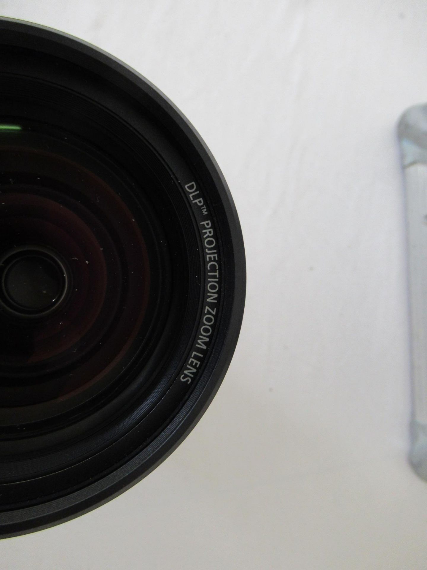 Panasonic TKGF0156-3 digital light processing projection standard zoom lens 1.7-2.4:1 - Image 6 of 11