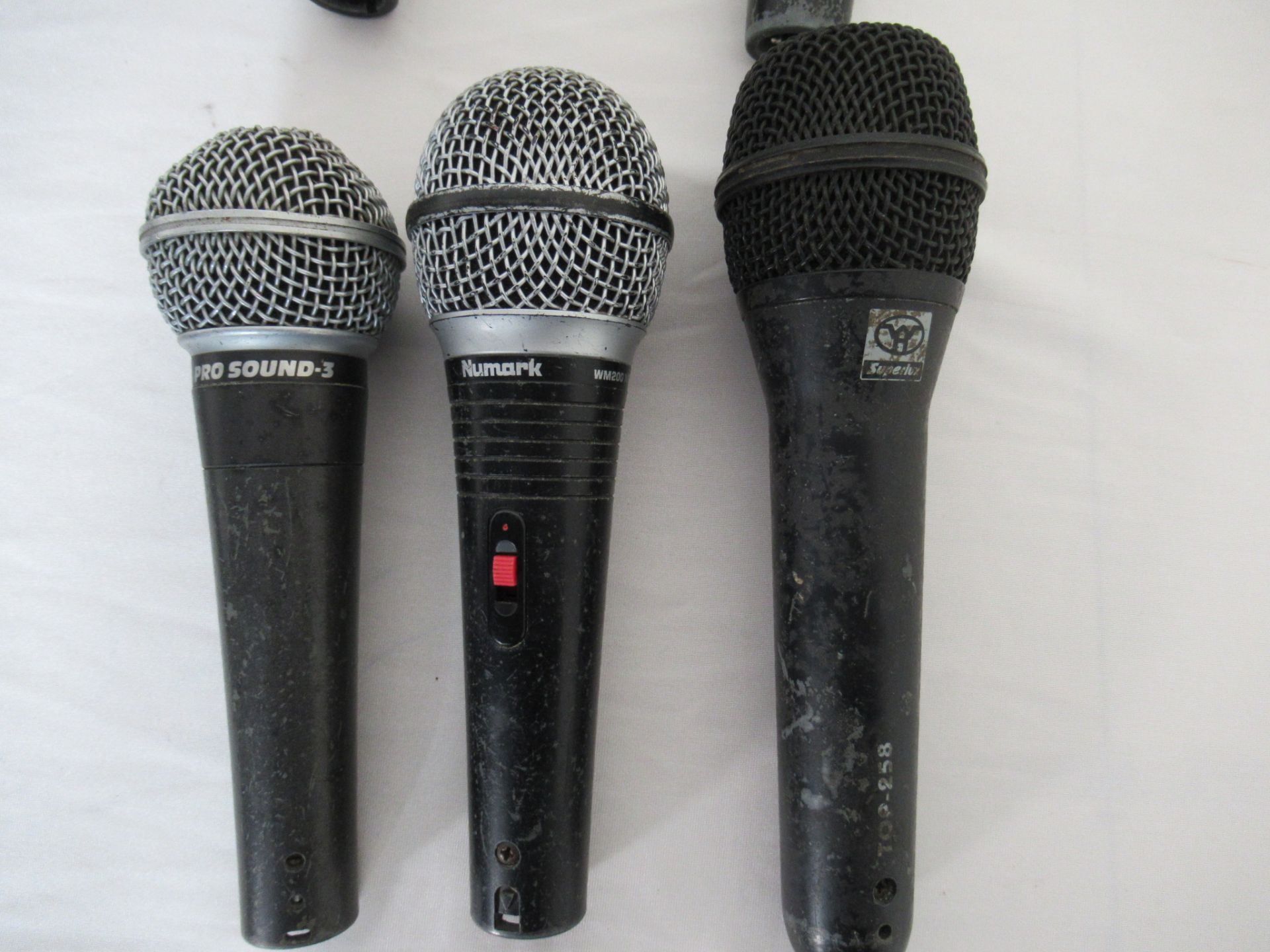 (10) Assorted microphones and associated items - Image 13 of 15