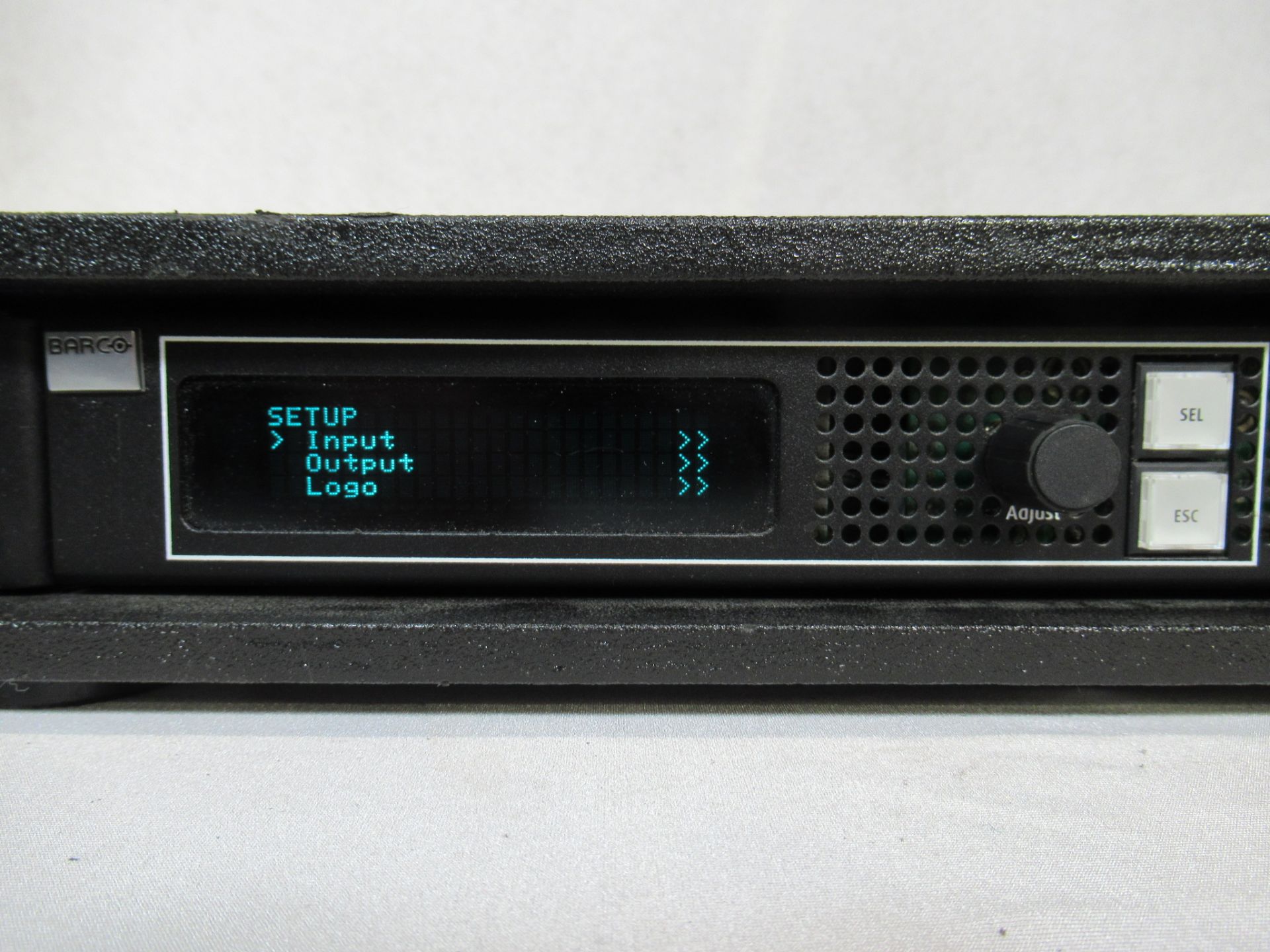 Barco PDS-902 3G DVI video switcher - Image 3 of 14