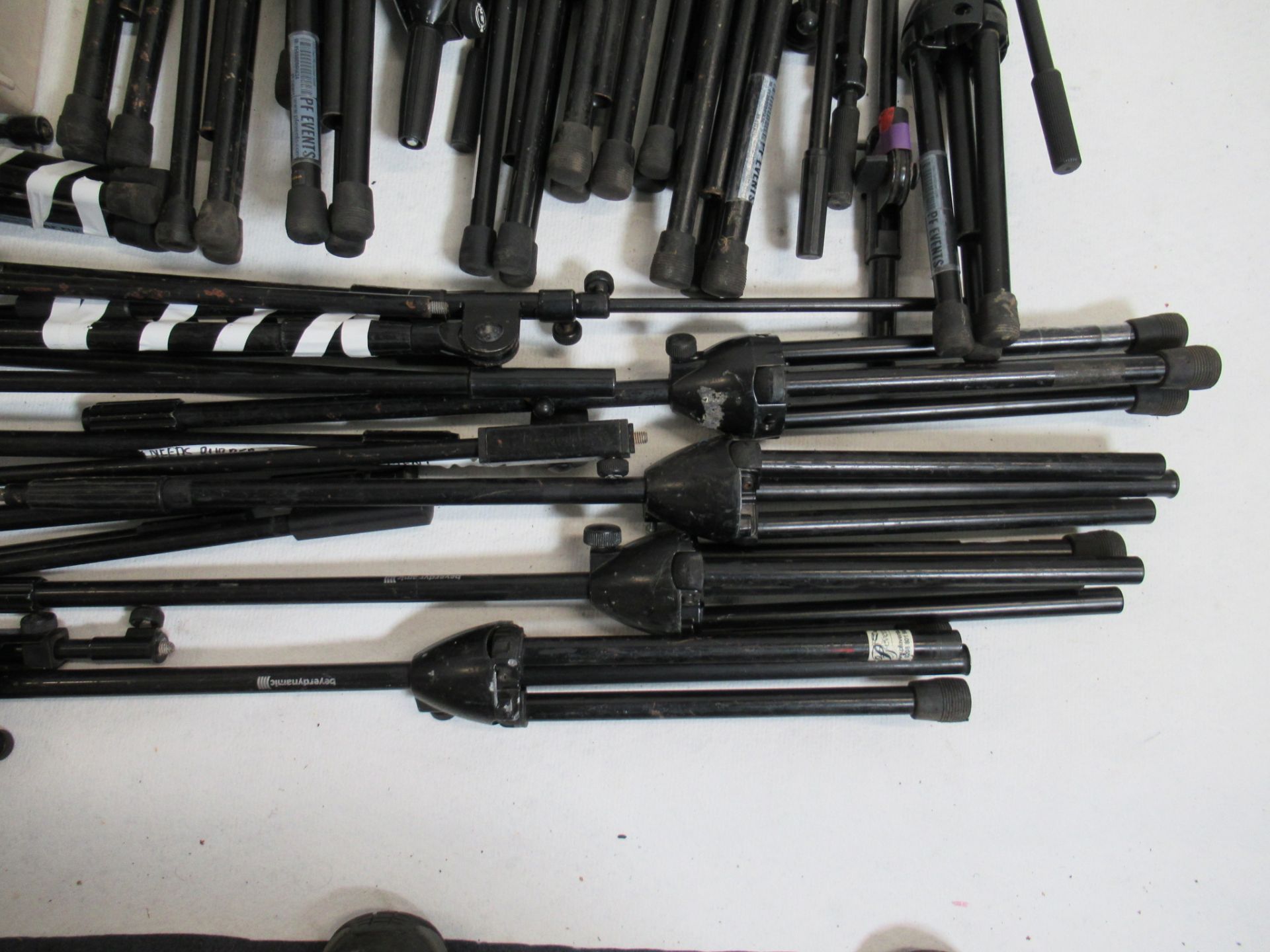 Assorted K&M microphone stands and parts for spares - Image 5 of 8