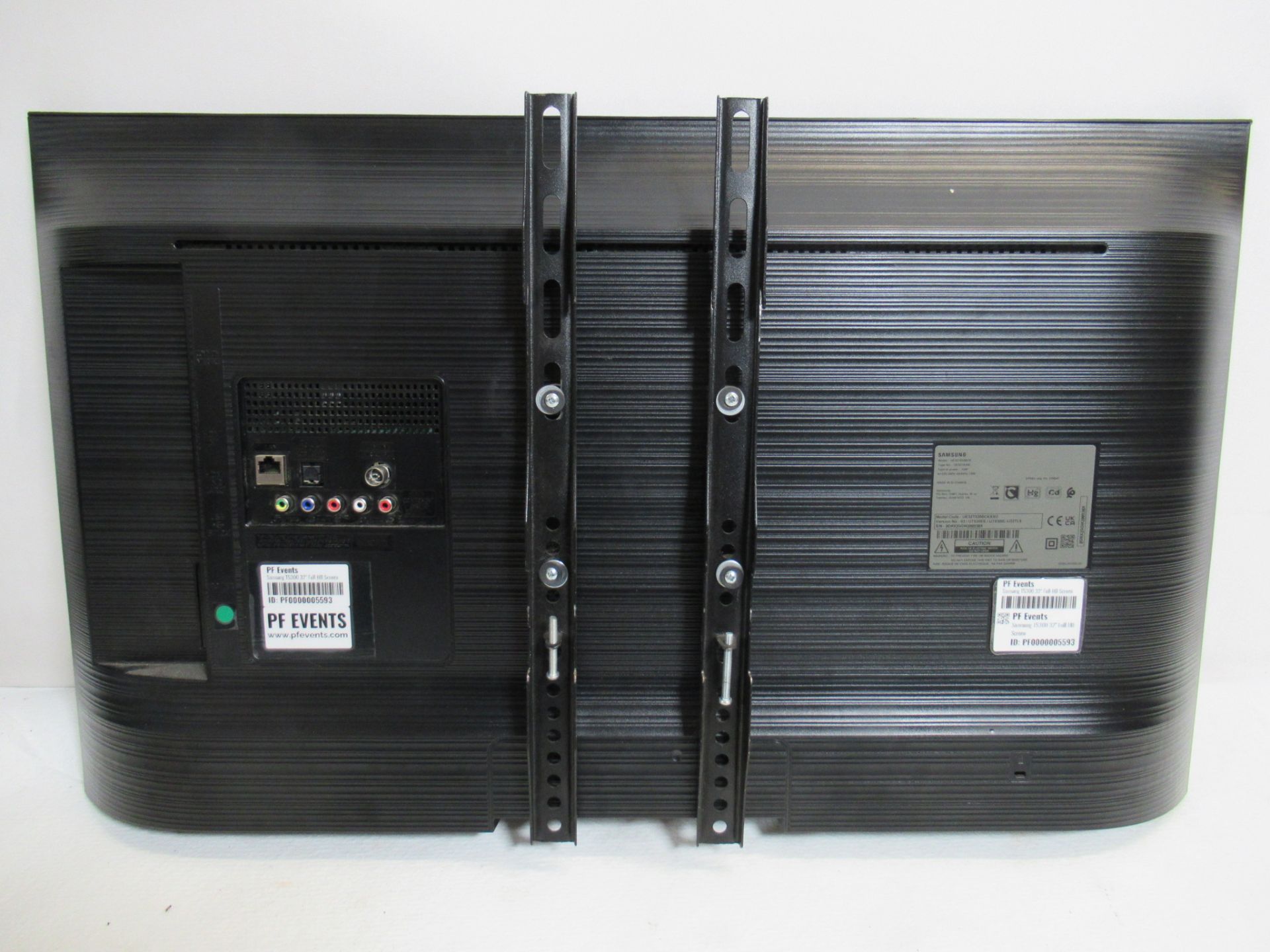 Samsung T5300 32" LED-backlit LCD Full HD HDR Smart TV - Image 3 of 10