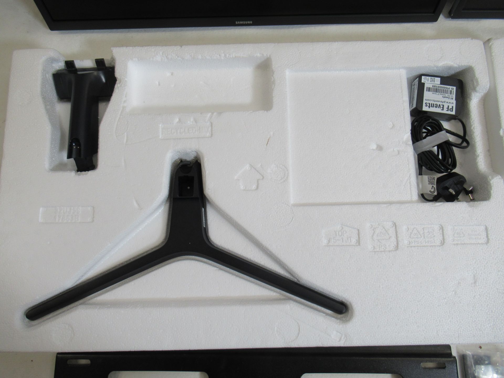 (2) Samsung U32J590UQP - UJ59 Series - 32" LED monitor - 4K - Image 3 of 8