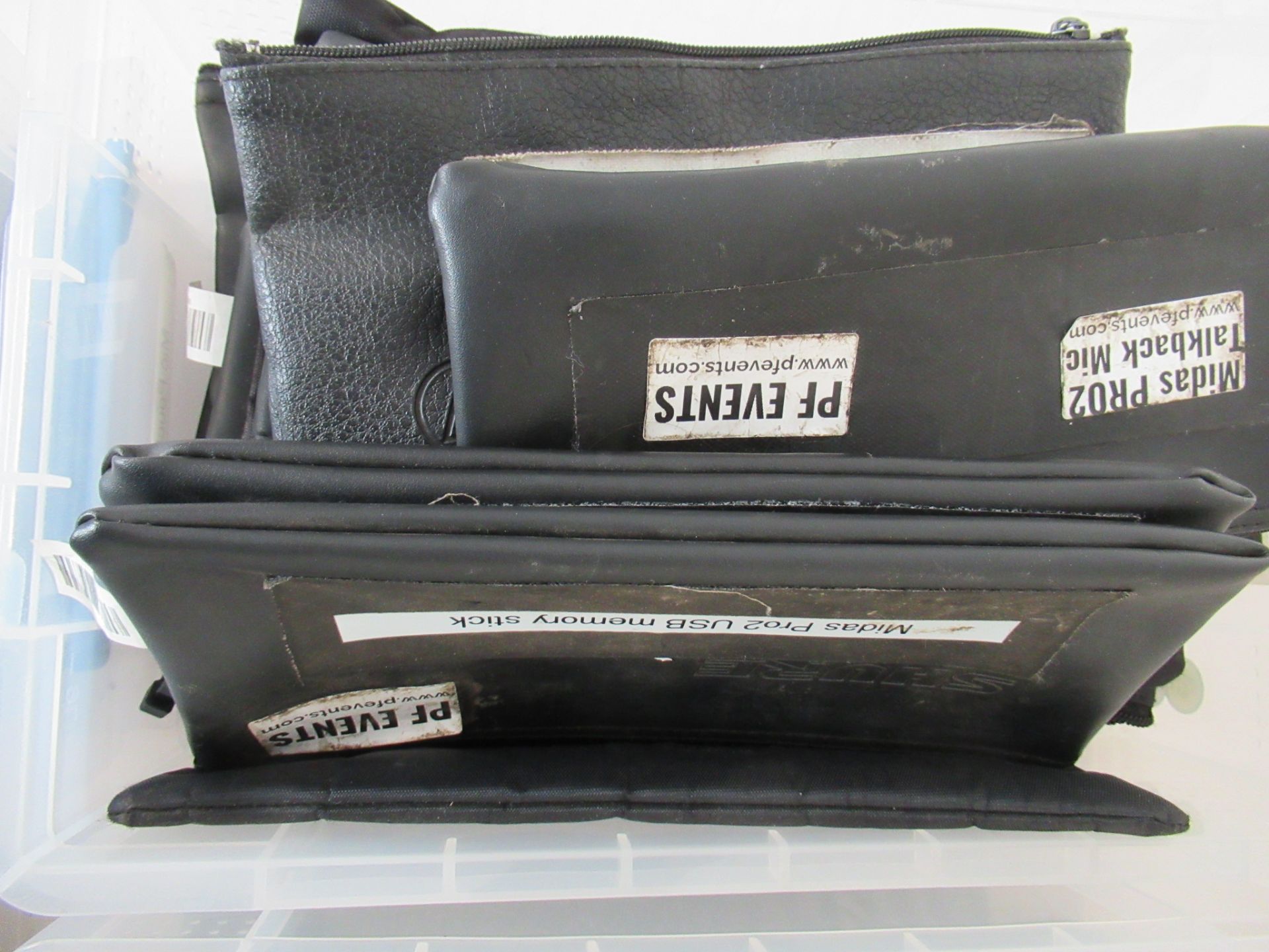 (10) Assorted microphones and associated items - Image 8 of 15