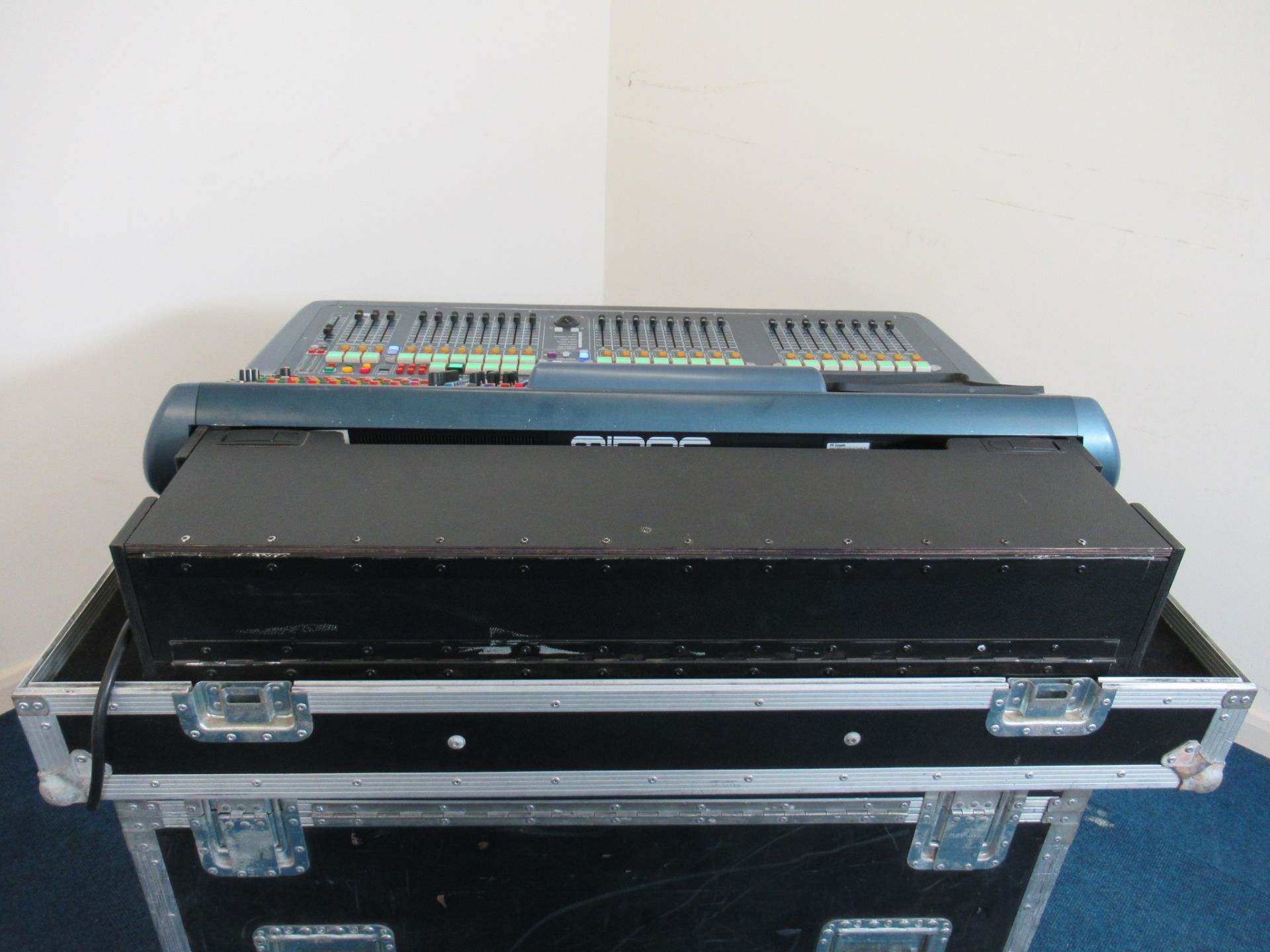 Midas Pro2sLive Digital Console Control Centre - Image 4 of 14