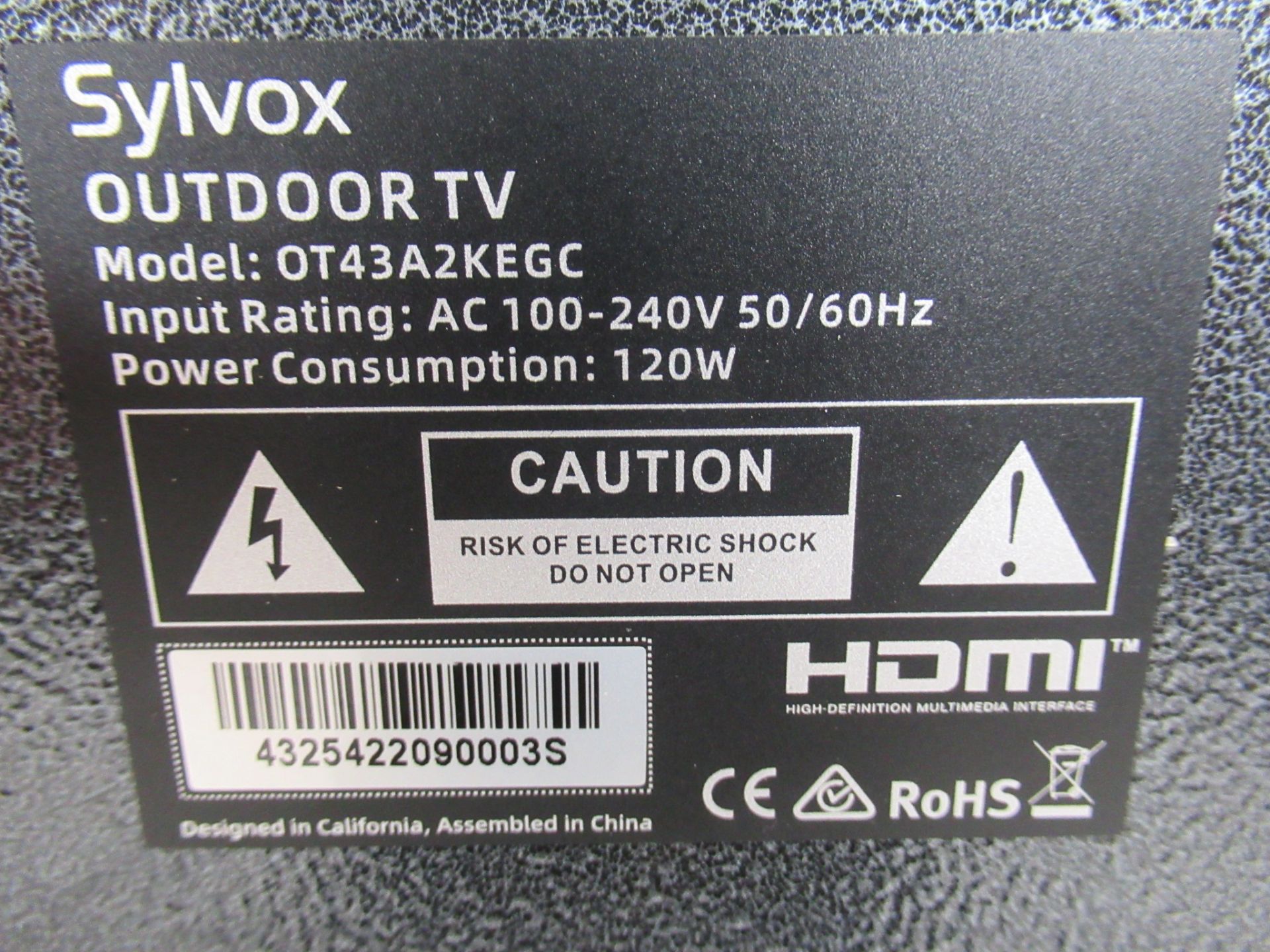 SYLVOX Partial Sun Outdoor 4K UHD 43" Smart TV - Image 6 of 9