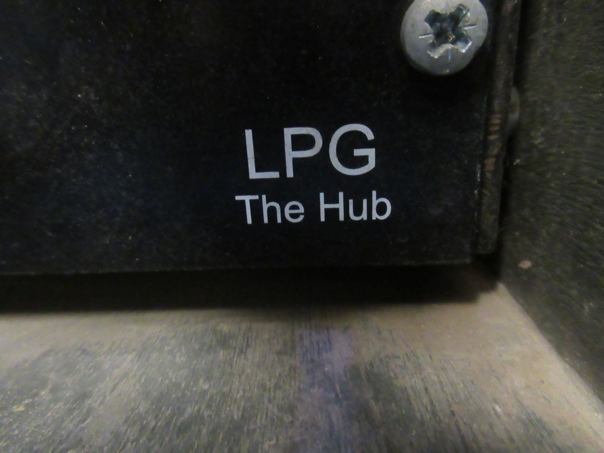 VEAM Passive Split Rack - Image 3 of 23