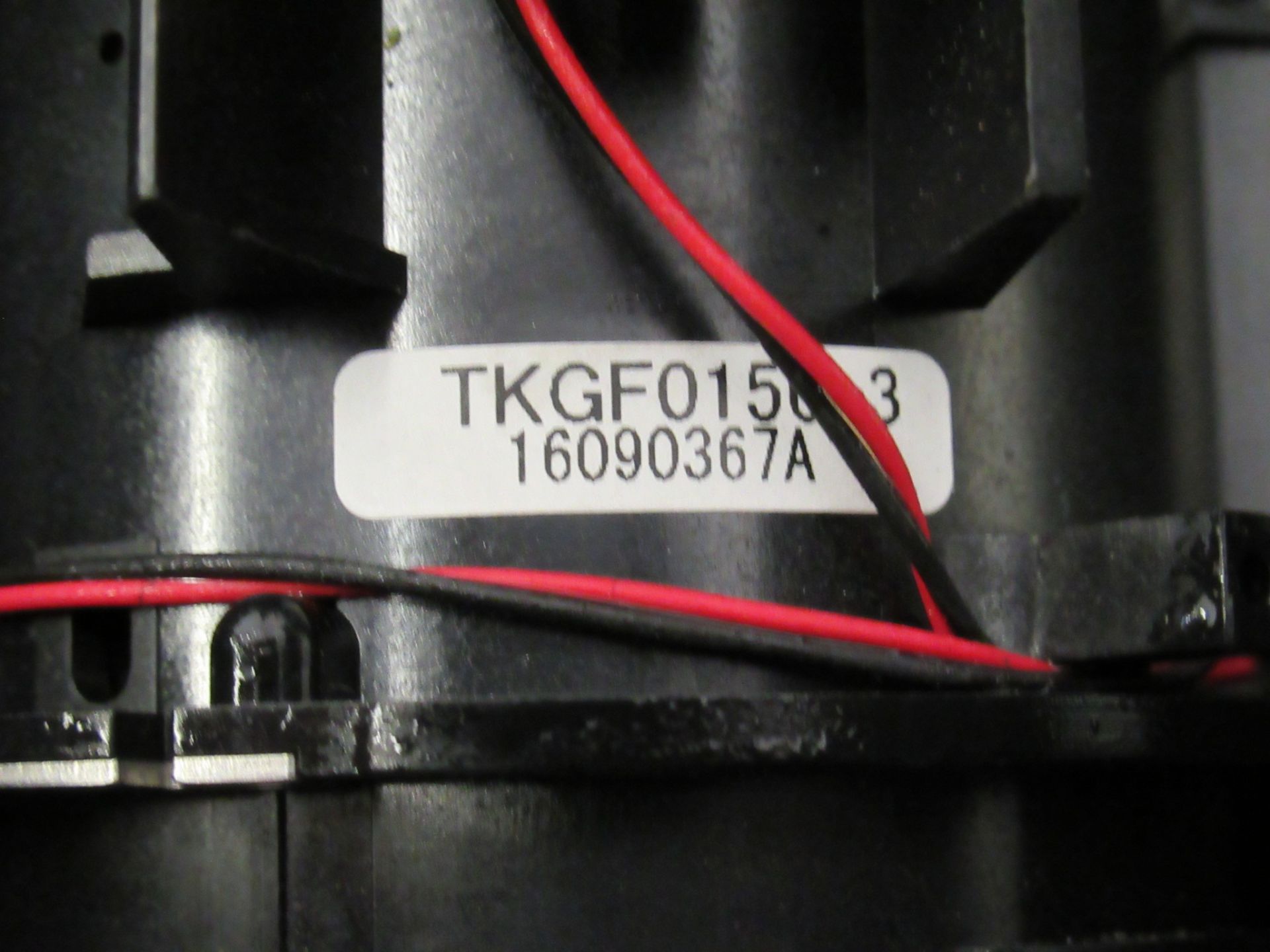 Panasonic TKGF0156-3 digital light processing projection standard zoom lens 1.7-2.4:1 - Image 11 of 13