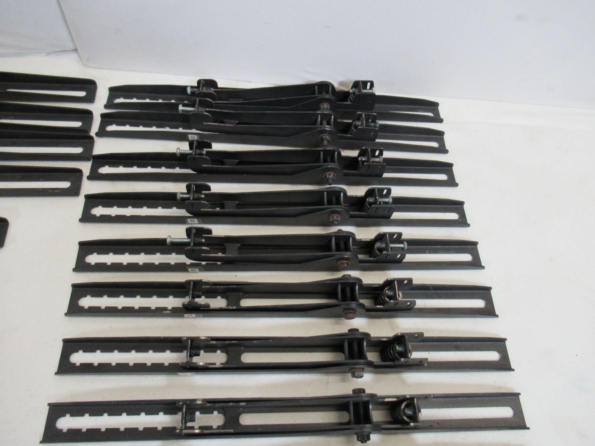 (26) Unicol screen tilting mounting brackets and fixed mounting brackets - Image 4 of 7