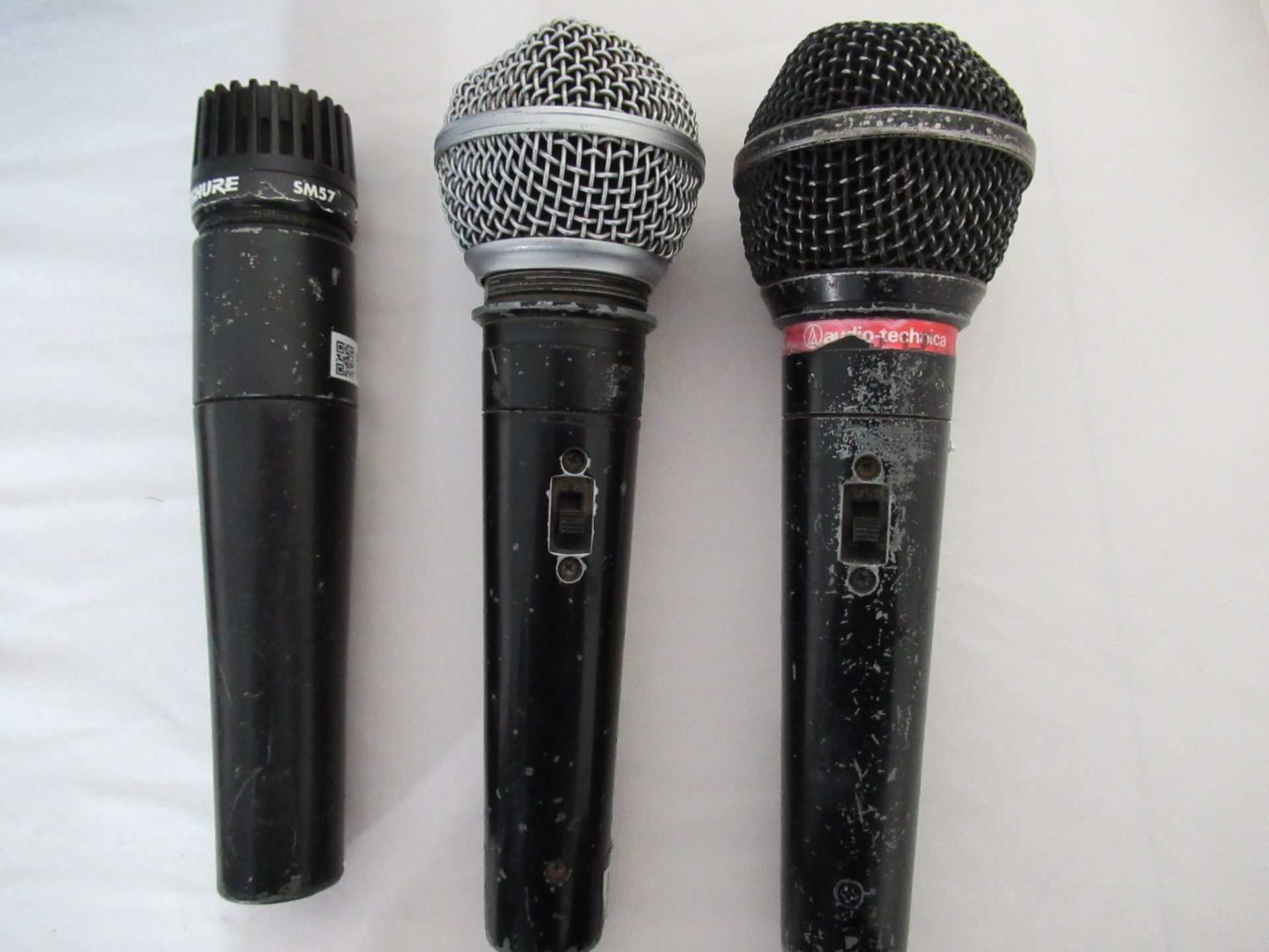 (10) Assorted microphones and associated items - Image 14 of 15