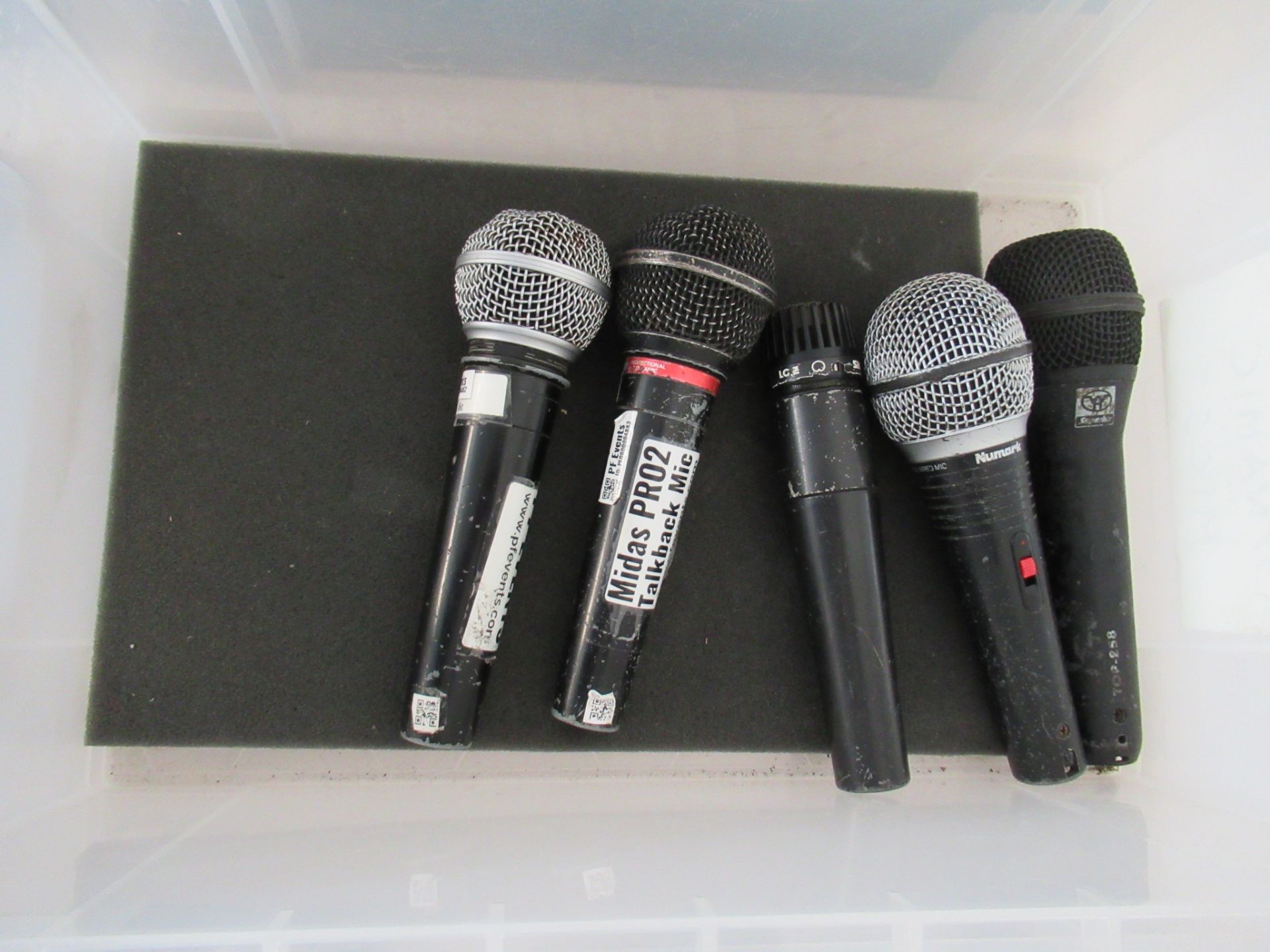 (10) Assorted microphones and associated items - Image 2 of 15