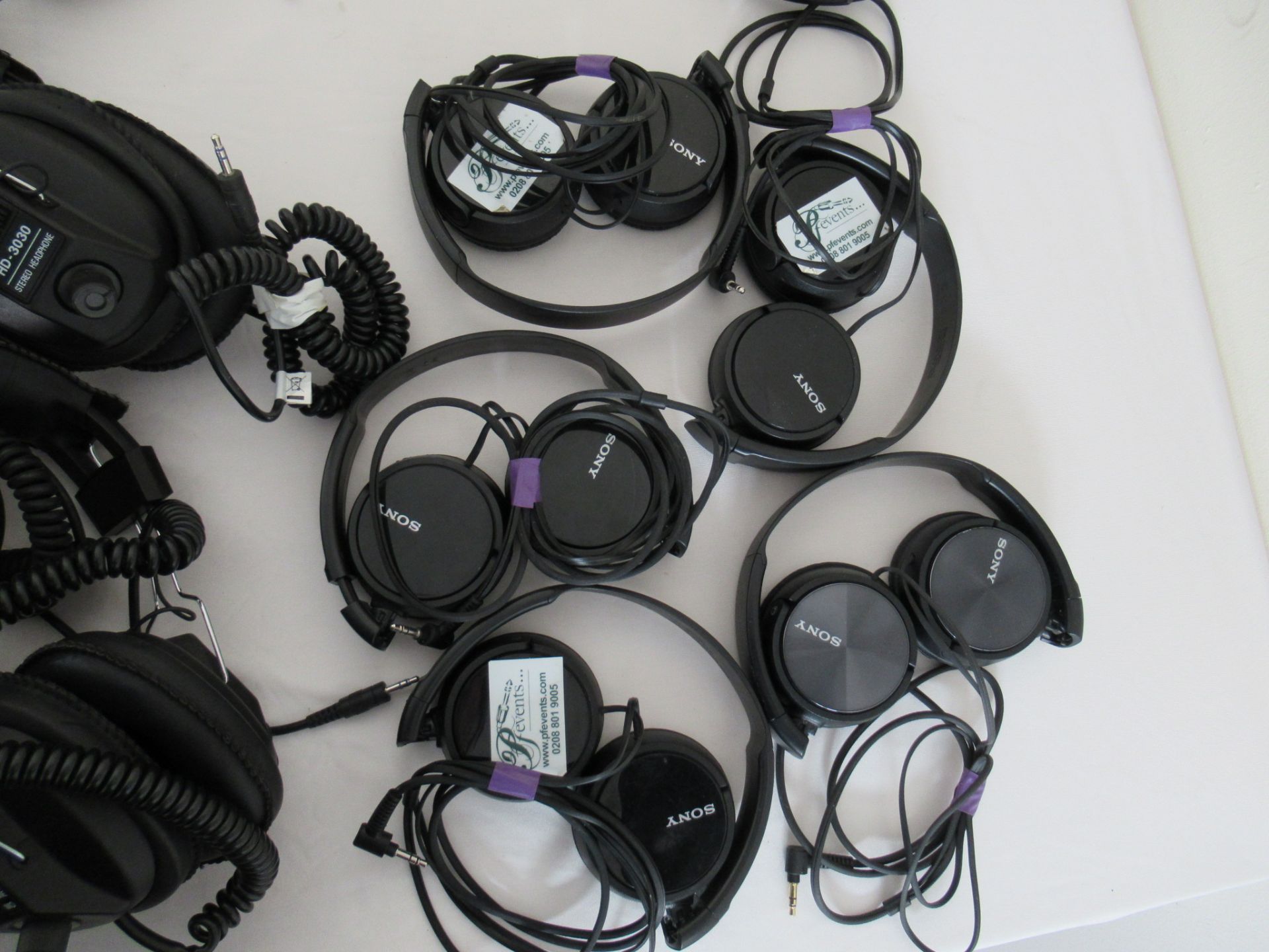 Twenty-Two assorted headphones - Image 4 of 11
