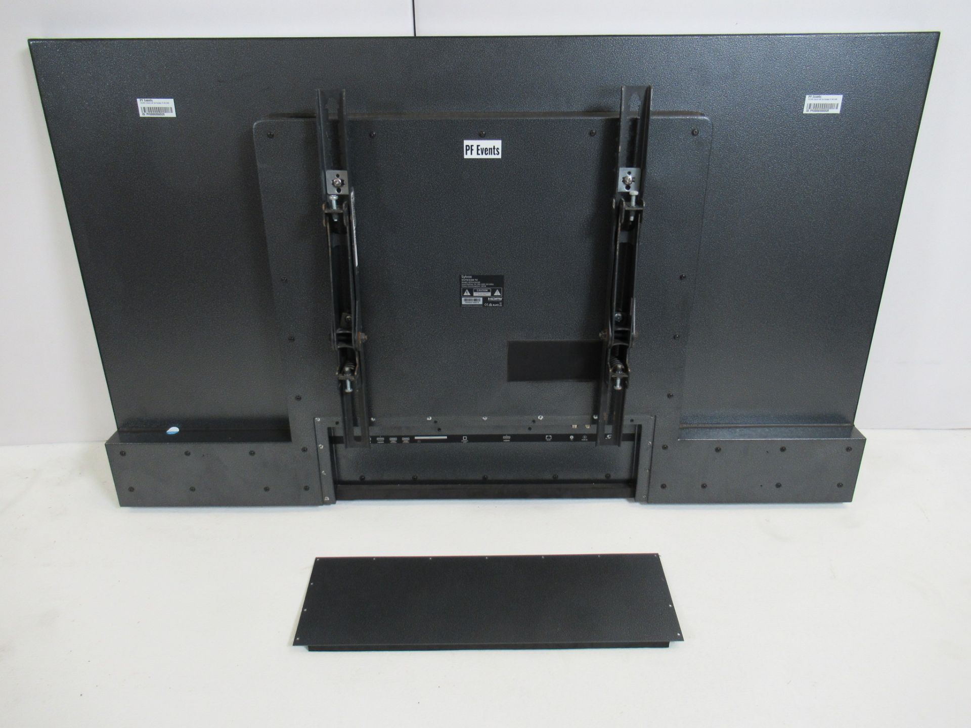 SYLVOX Full Sun Outdoor 4K UHD 55" Smart TV - Image 6 of 13