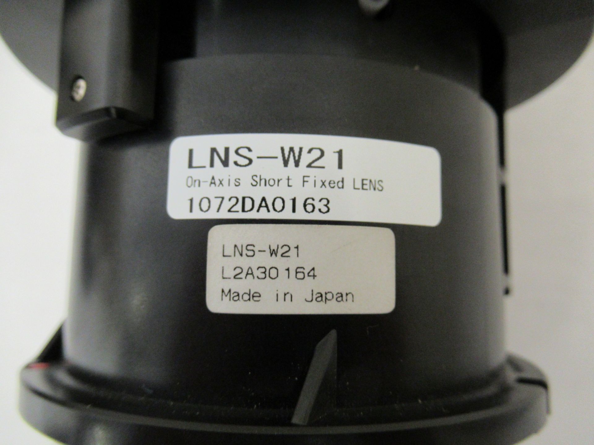Sanyo LNS-W21 on-axis short fixed projection lens 1.3-1.9:1 - Image 2 of 6