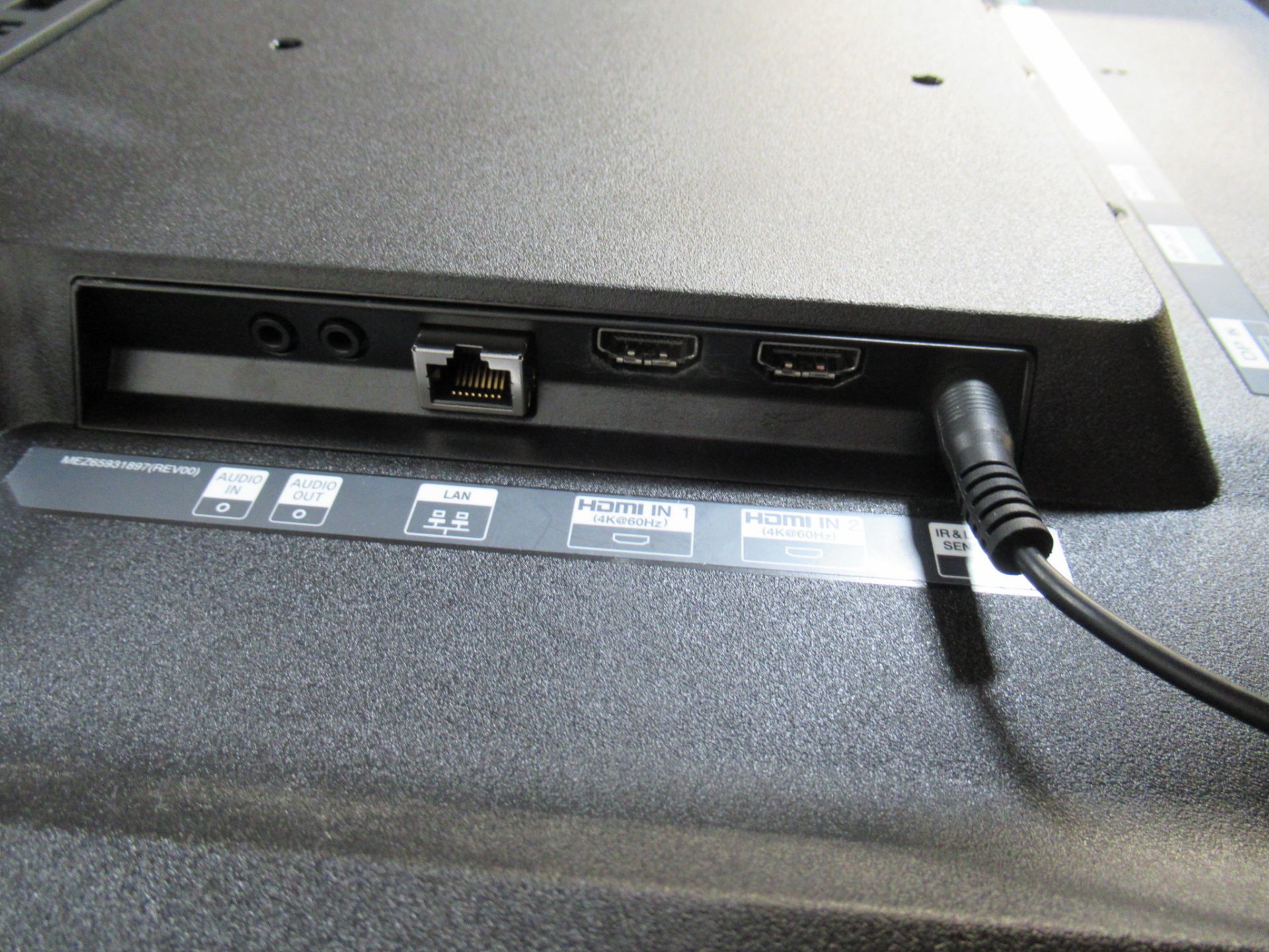 LG 75UM3C 75" LED-backlit LCD display - UHD 4K - Image 9 of 14