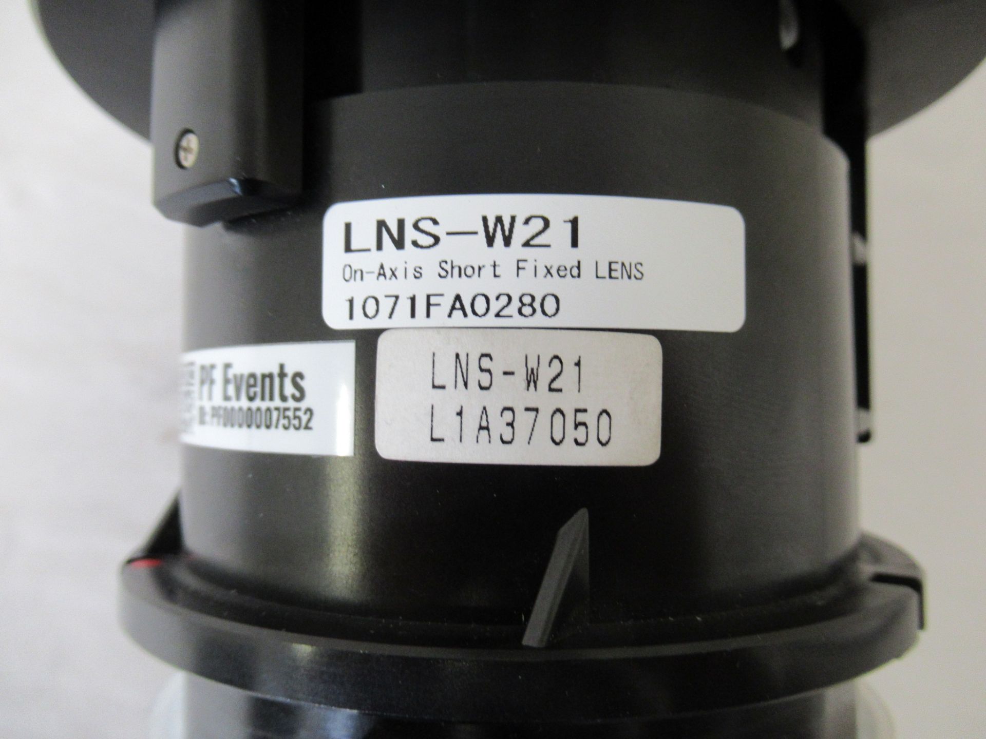 Sanyo LNS-W21 on-axis short fixed projection lens 1.3-1.9:1 - Image 2 of 10
