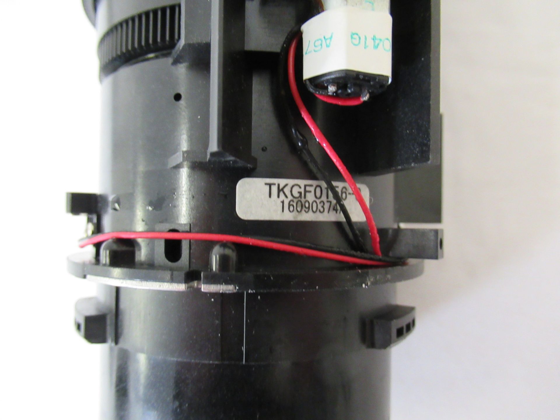 Panasonic TKGF0156-3 digital light processing projection standard zoom lens 1.7-2.4:1 - Image 2 of 11