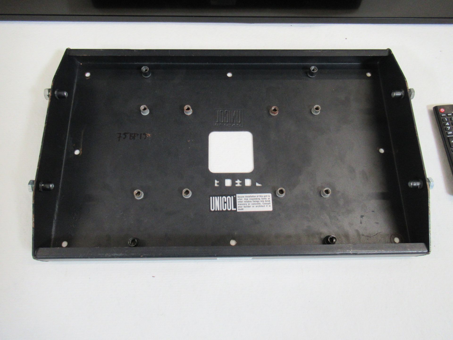 LG 75UM3C 75" LED-backlit LCD display - UHD 4K - Image 4 of 14