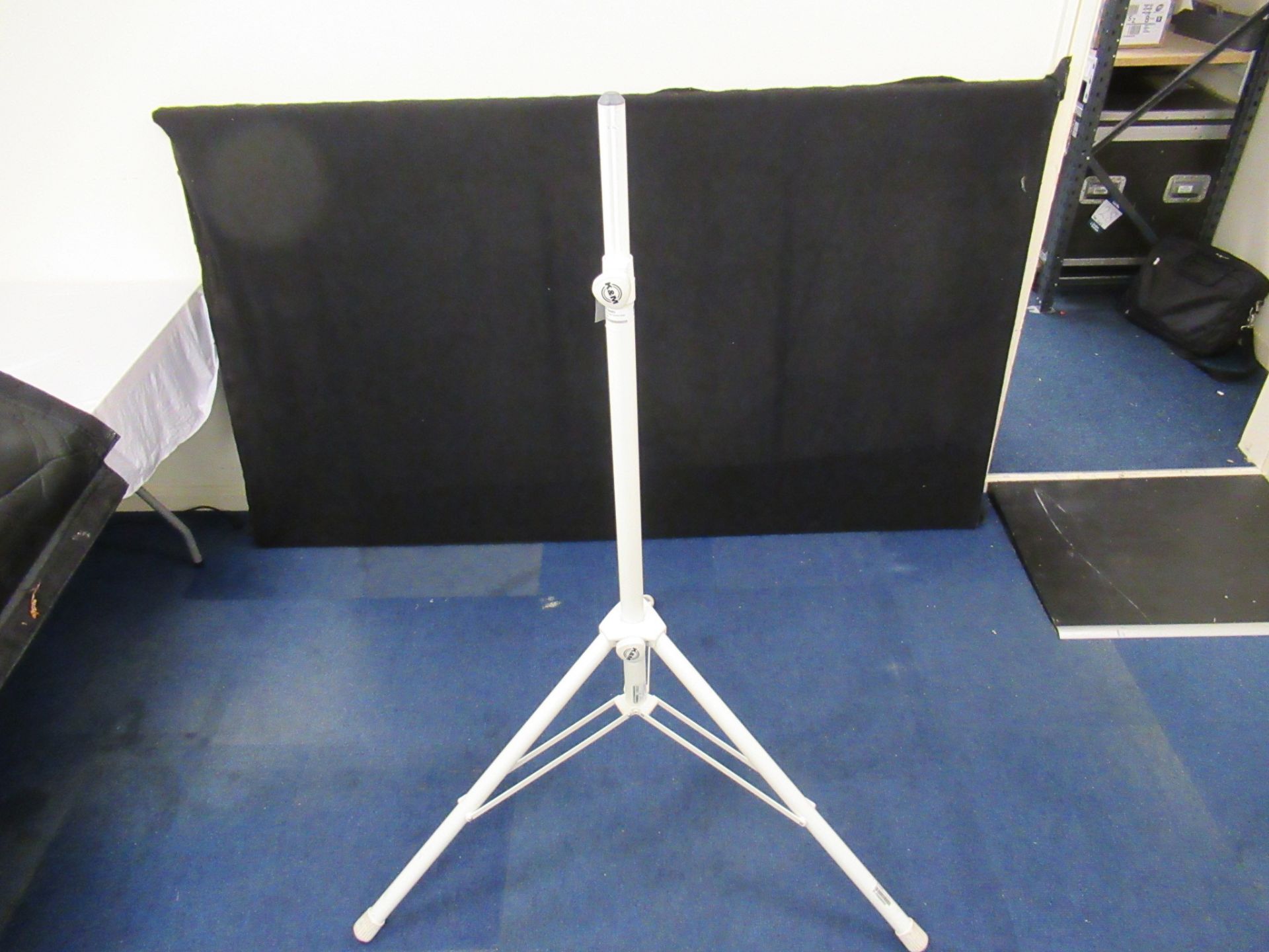 (4) K&M white telescopic tripod speaker stands with Soft bags - Image 2 of 6