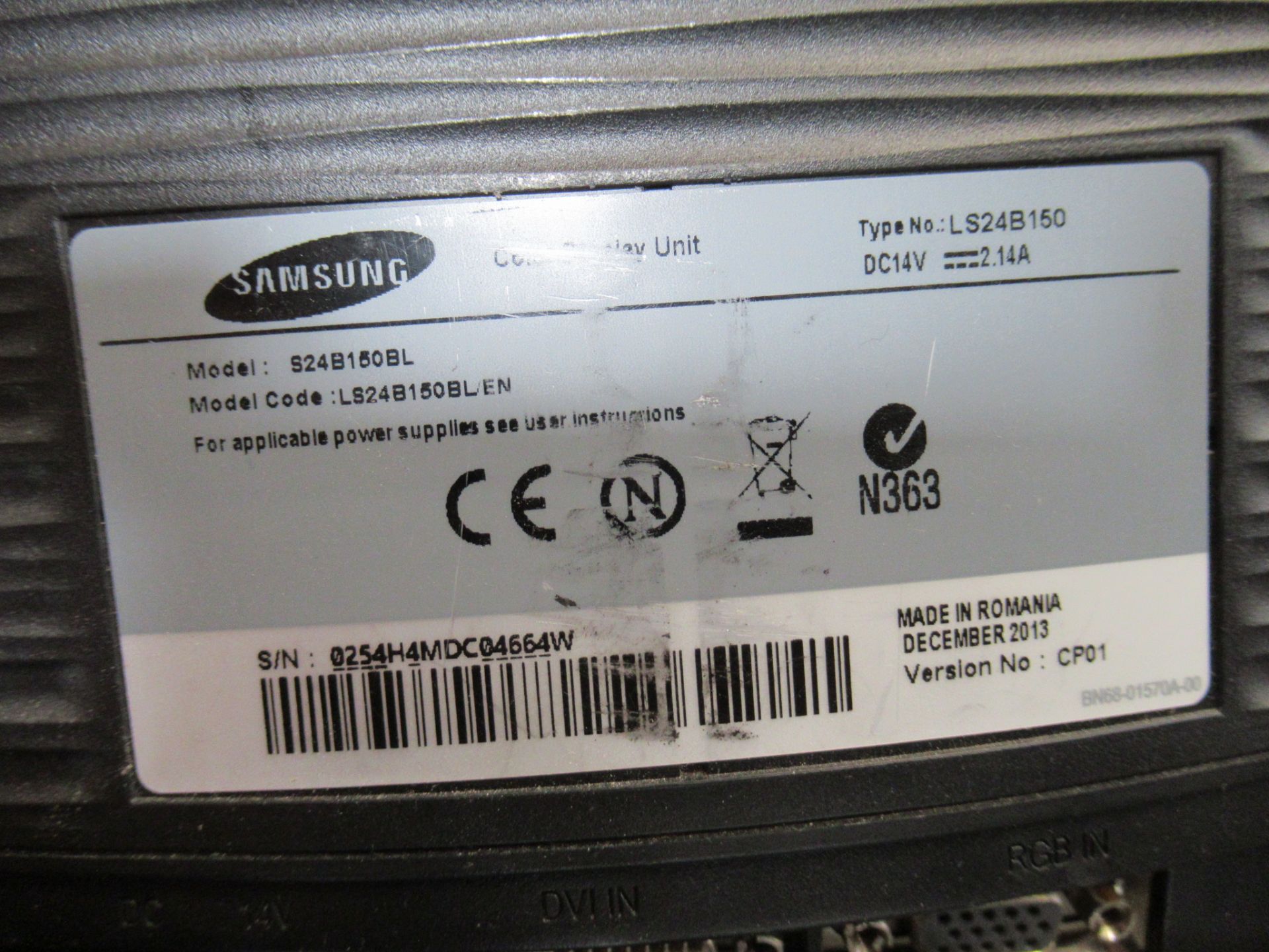 (4) Samsung LS24B150BL 24" LED monitors, with flight cases - Image 5 of 7