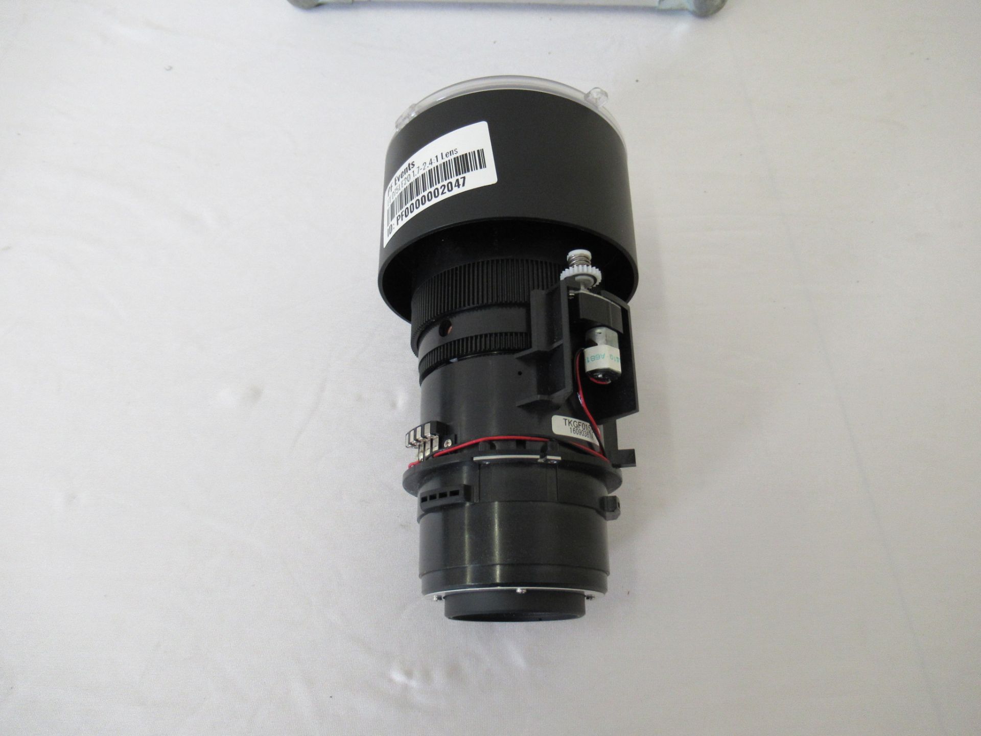 Panasonic TKGF0156-3 digital light processing projection standard zoom lens 1.7-2.4:1 - Image 2 of 13