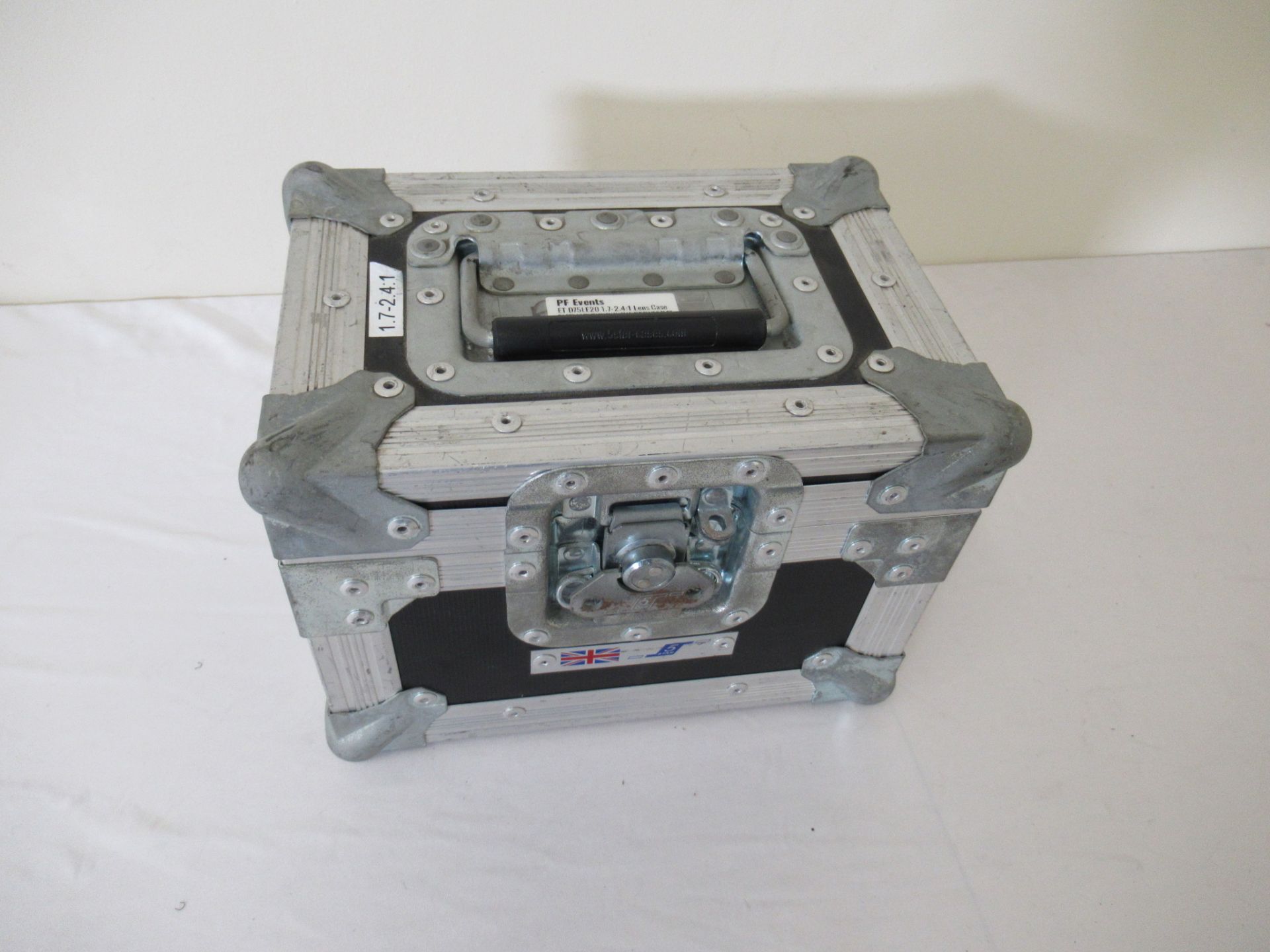 Panasonic TKGF0156-3 digital light processing projection standard zoom lens 1.7-2.4:1 - Image 9 of 13