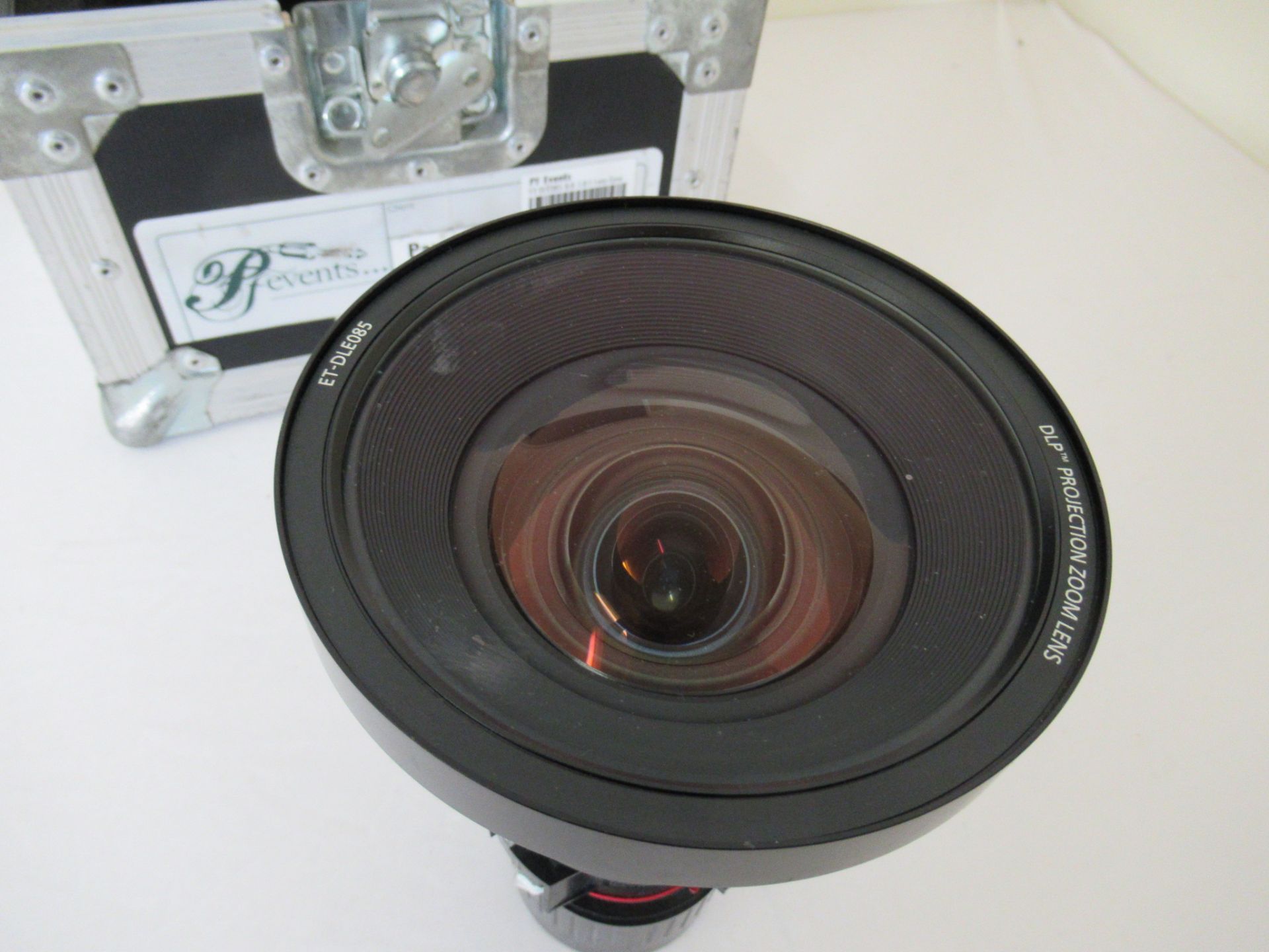 Panasonic ET-DLE085 digital light processing projection zoom lens 0.8-1.0:1 - Image 6 of 11