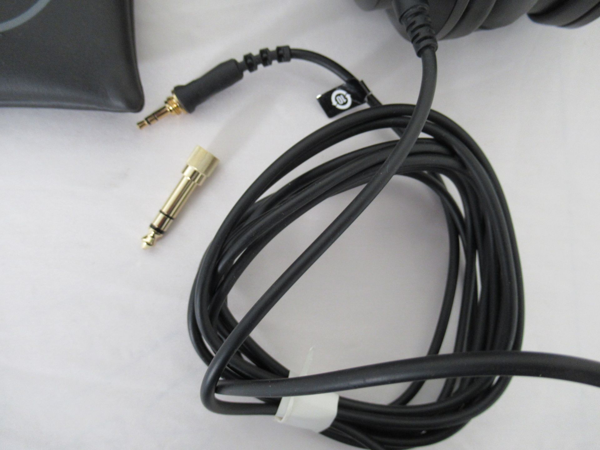 (2) Mackie MC-250 Professional Closed Back Headphones - Image 4 of 8