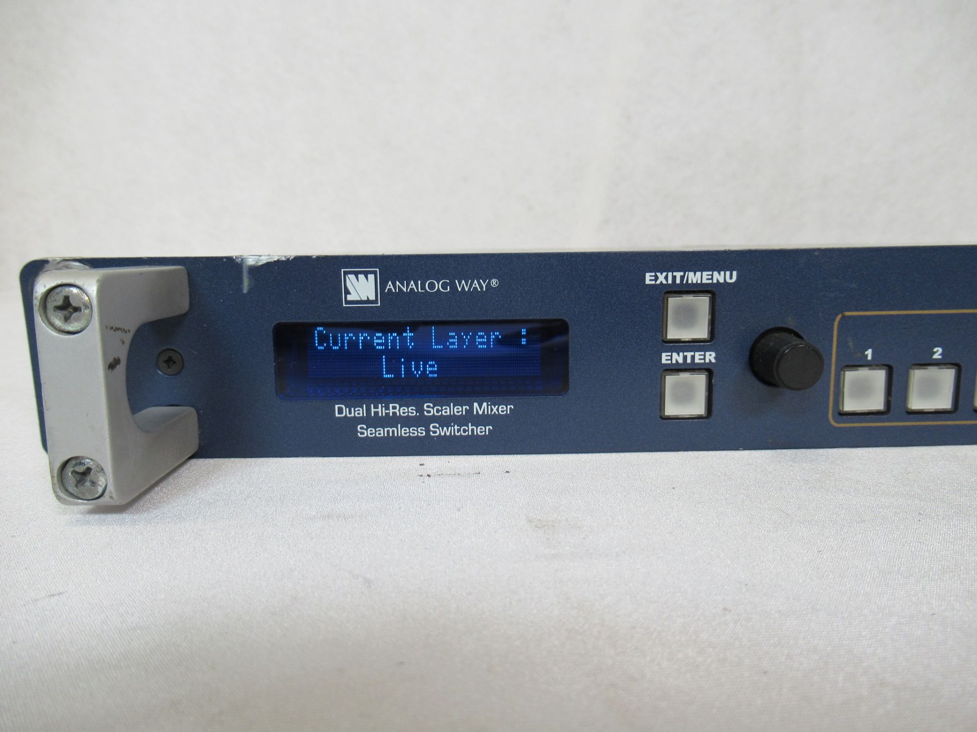 Analog Way Pulse LE PLS200 Dual Scaler Mixer Switcher - Image 3 of 10