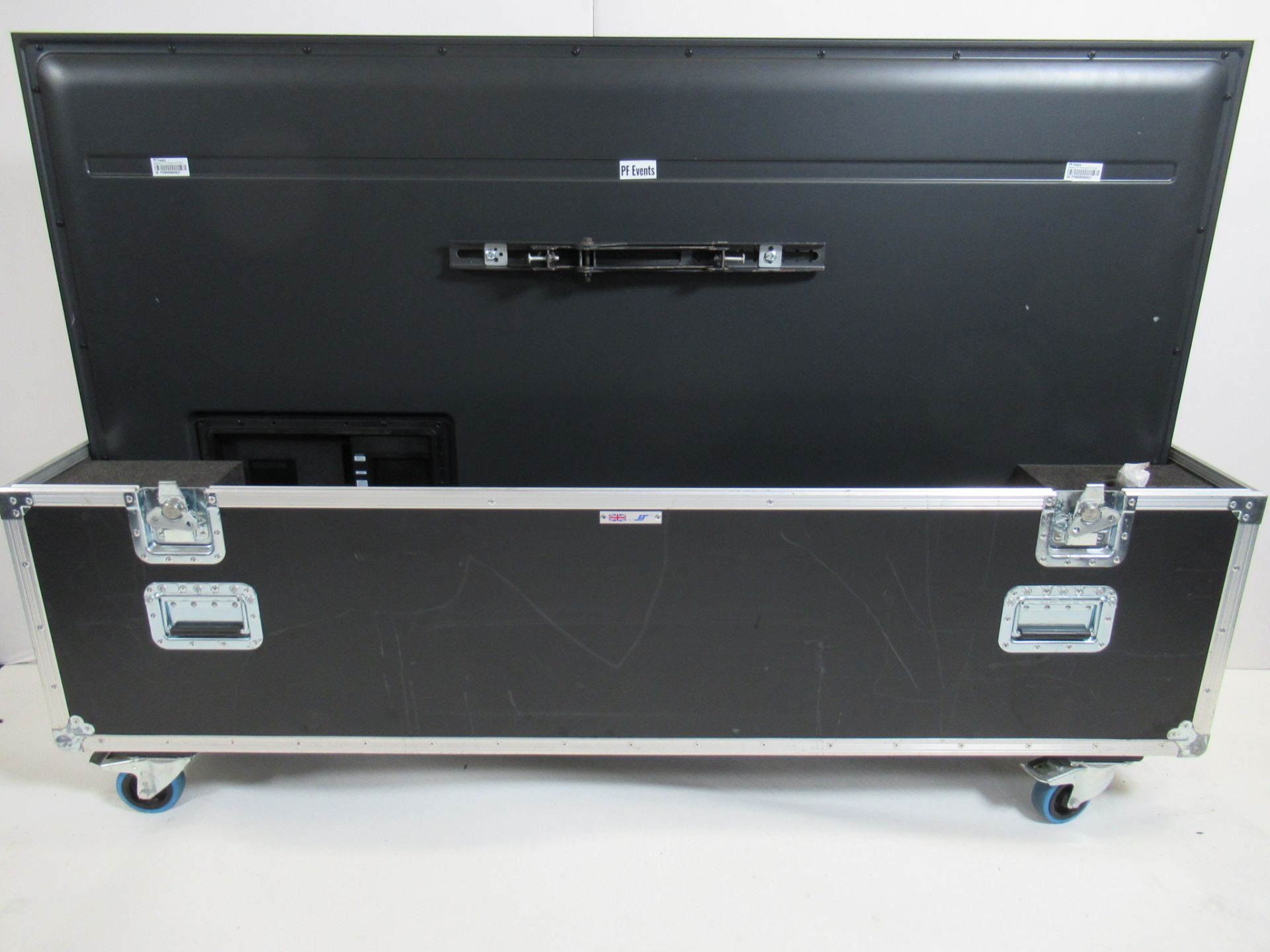 Samsung The Terrace QE75LST7D 75" Outdoor Samsung Neo QLED 4K Ultra HD HDR Smart TV - Image 11 of 16