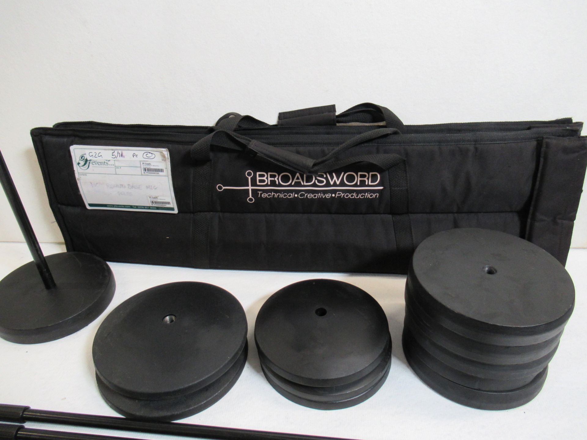 K&M round base tall telescopic microphone stands - Image 3 of 7