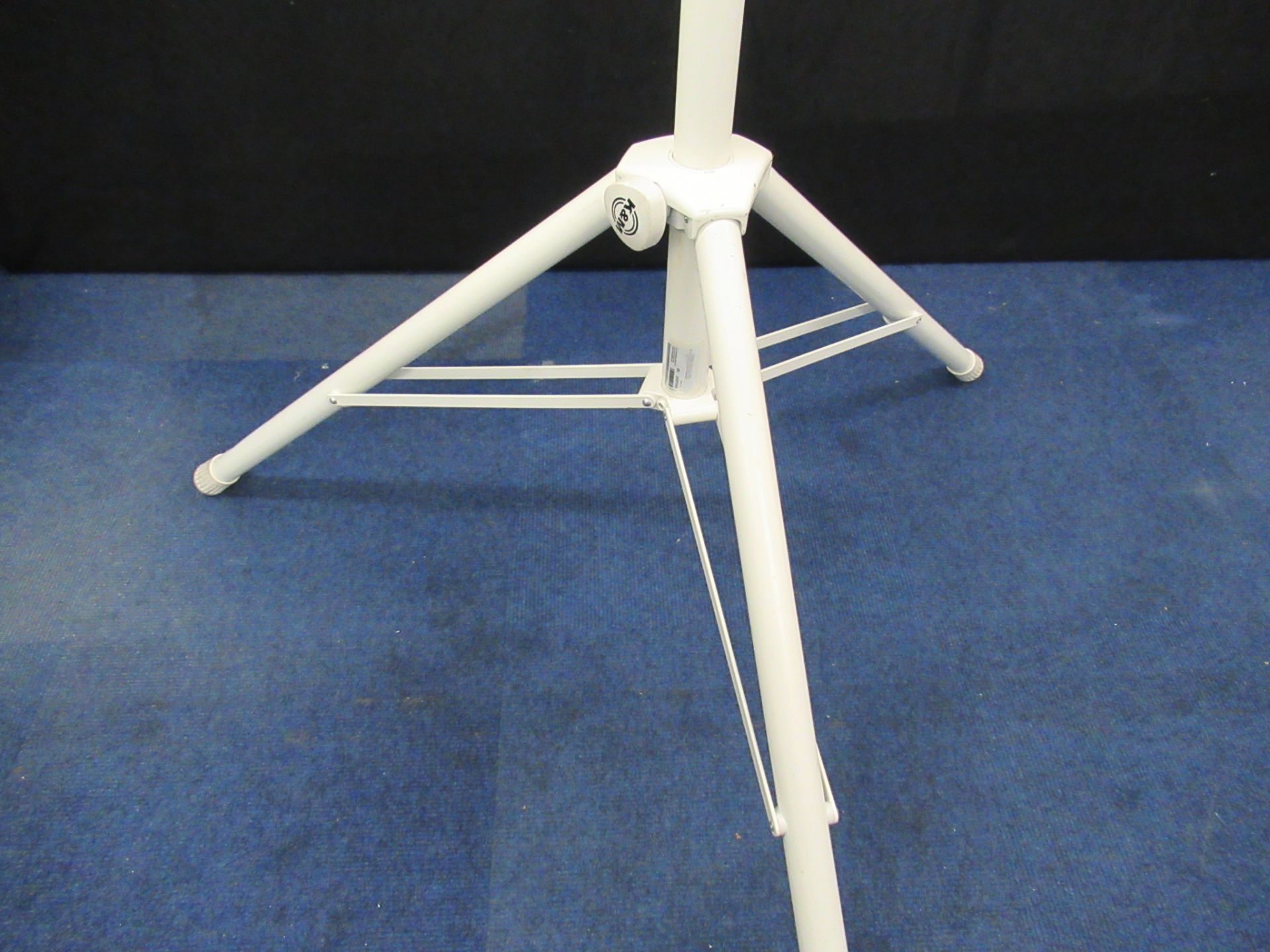(4) K&M white telescopic tripod speaker stands with Soft bags - Image 4 of 6