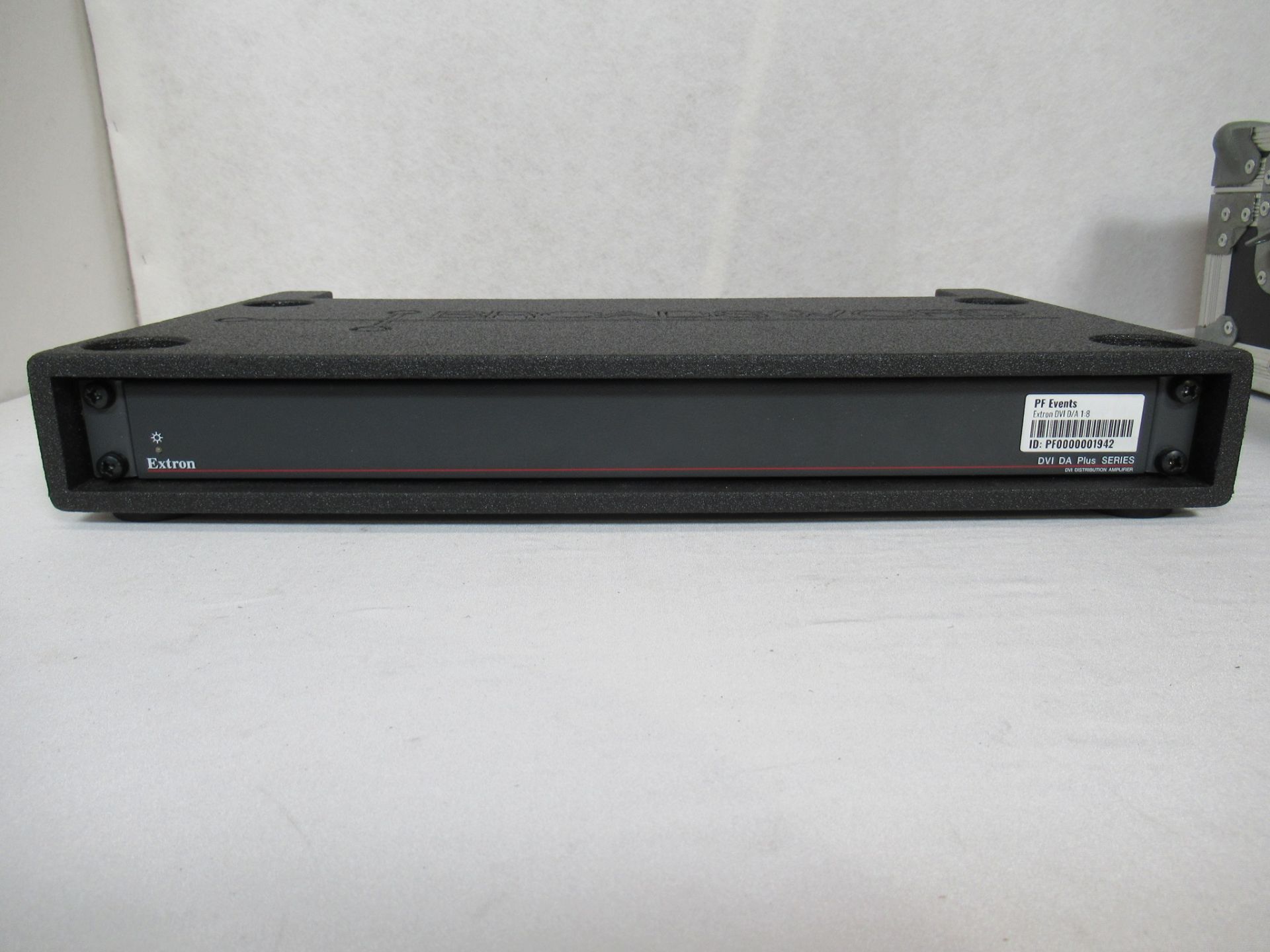 Extron DVI DA8 Plus 1:8 DVI distribution amplifier - Image 3 of 11