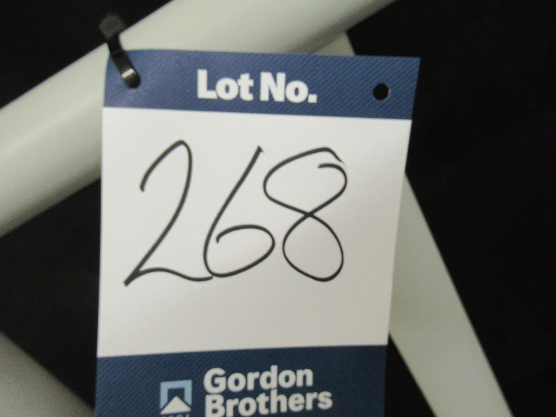 White tubular steel screen stand - Image 4 of 4