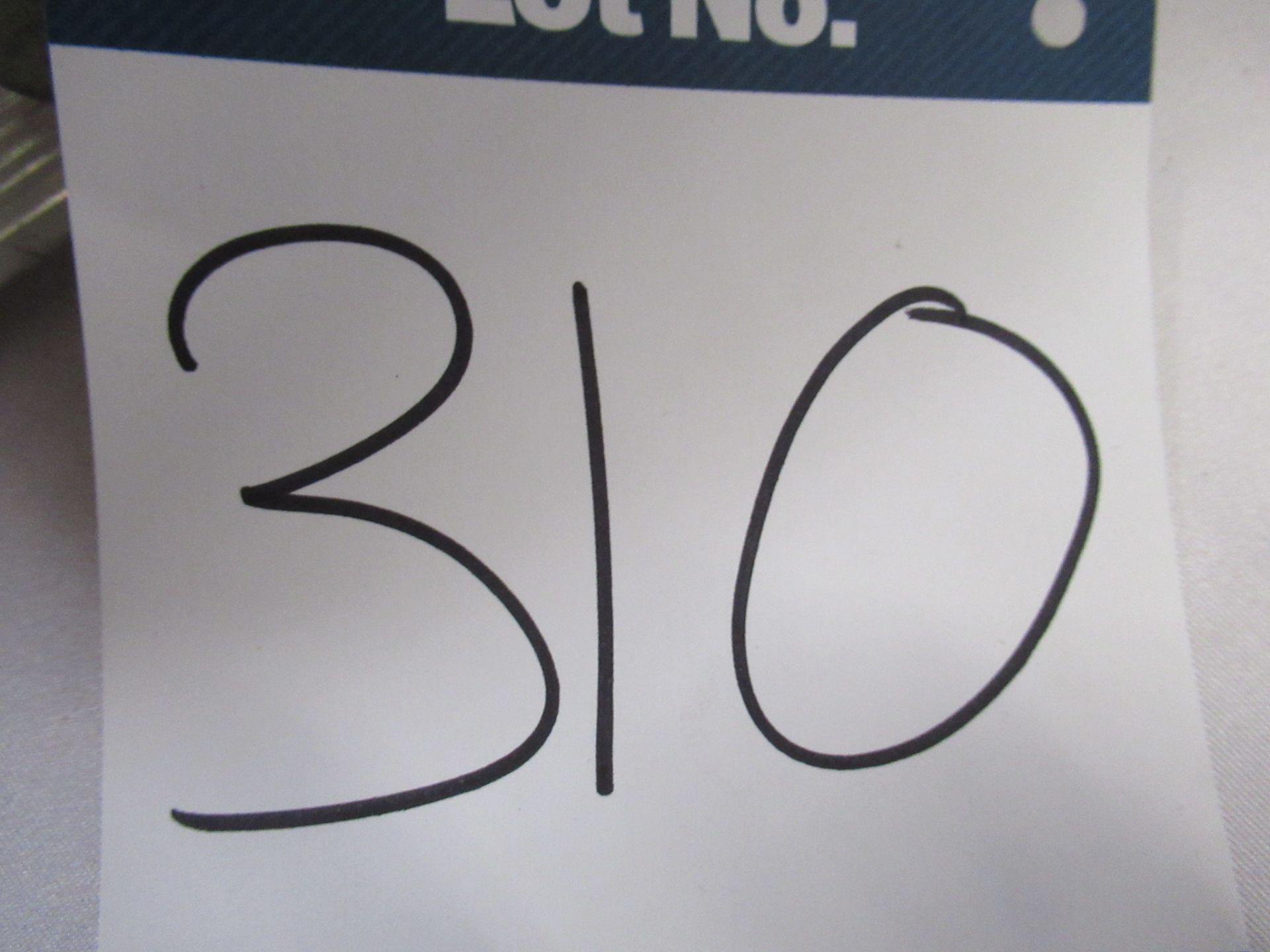 Barco PDS-902 3G DVI video switcher - Image 10 of 10