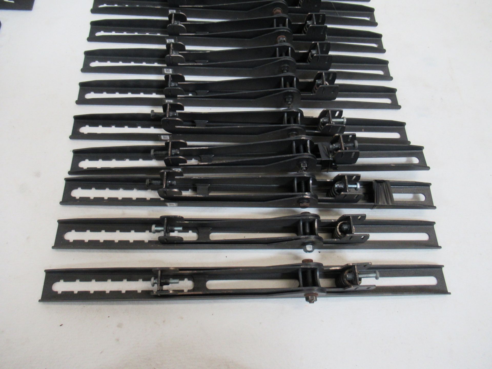 (26) Unicol screen tilting mounting brackets and fixed mounting brackets - Image 5 of 7