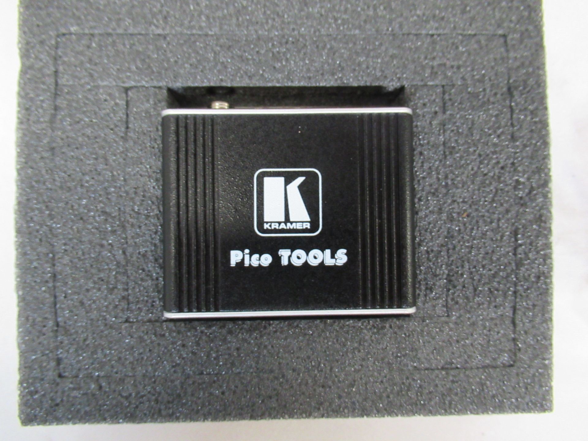 (2) Kramer PT-872XR HDMI 4K line receivers (unused) - Image 2 of 11