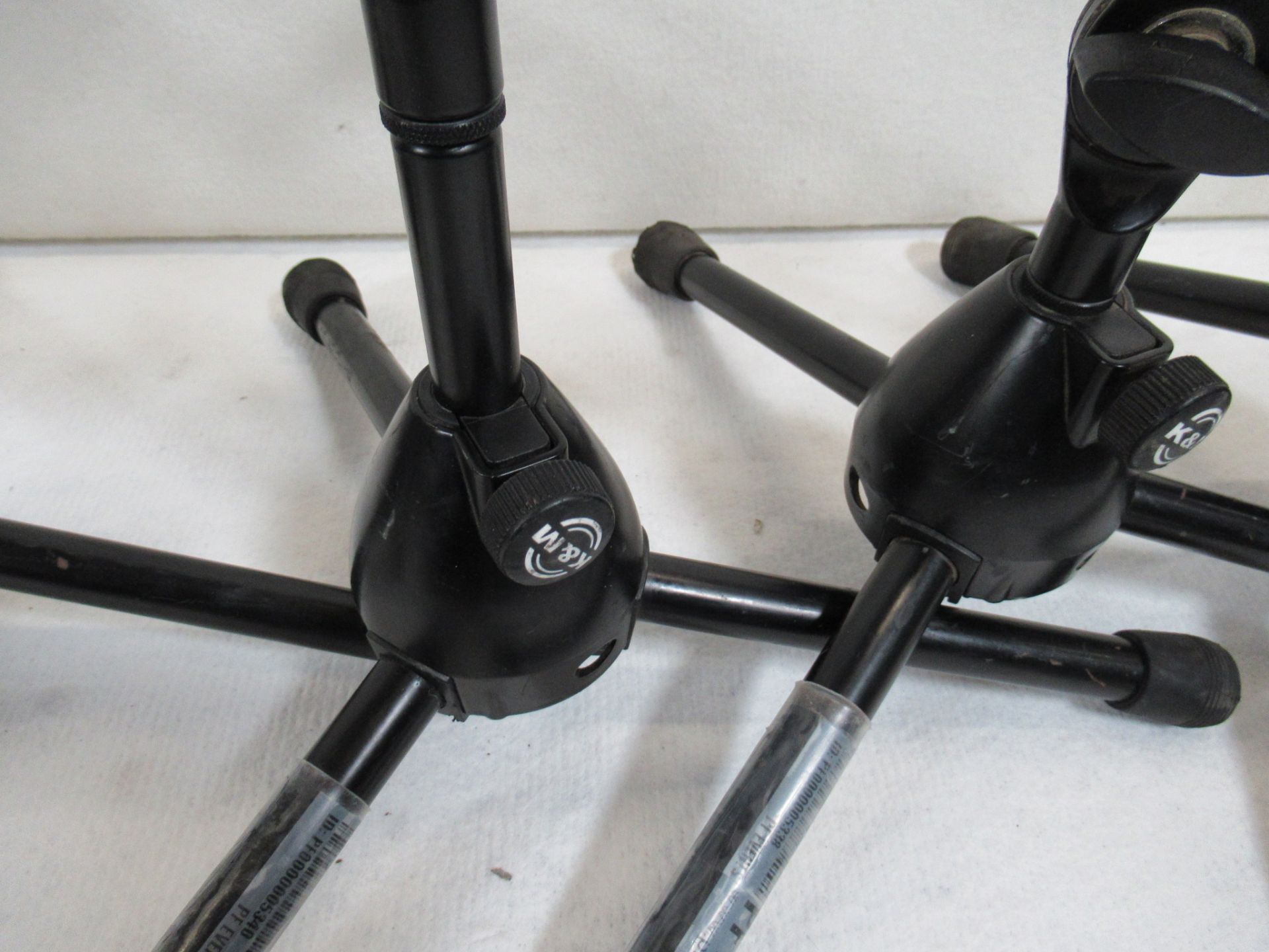 (8) K&M telescopic boom tripod microphone stands - Image 3 of 4