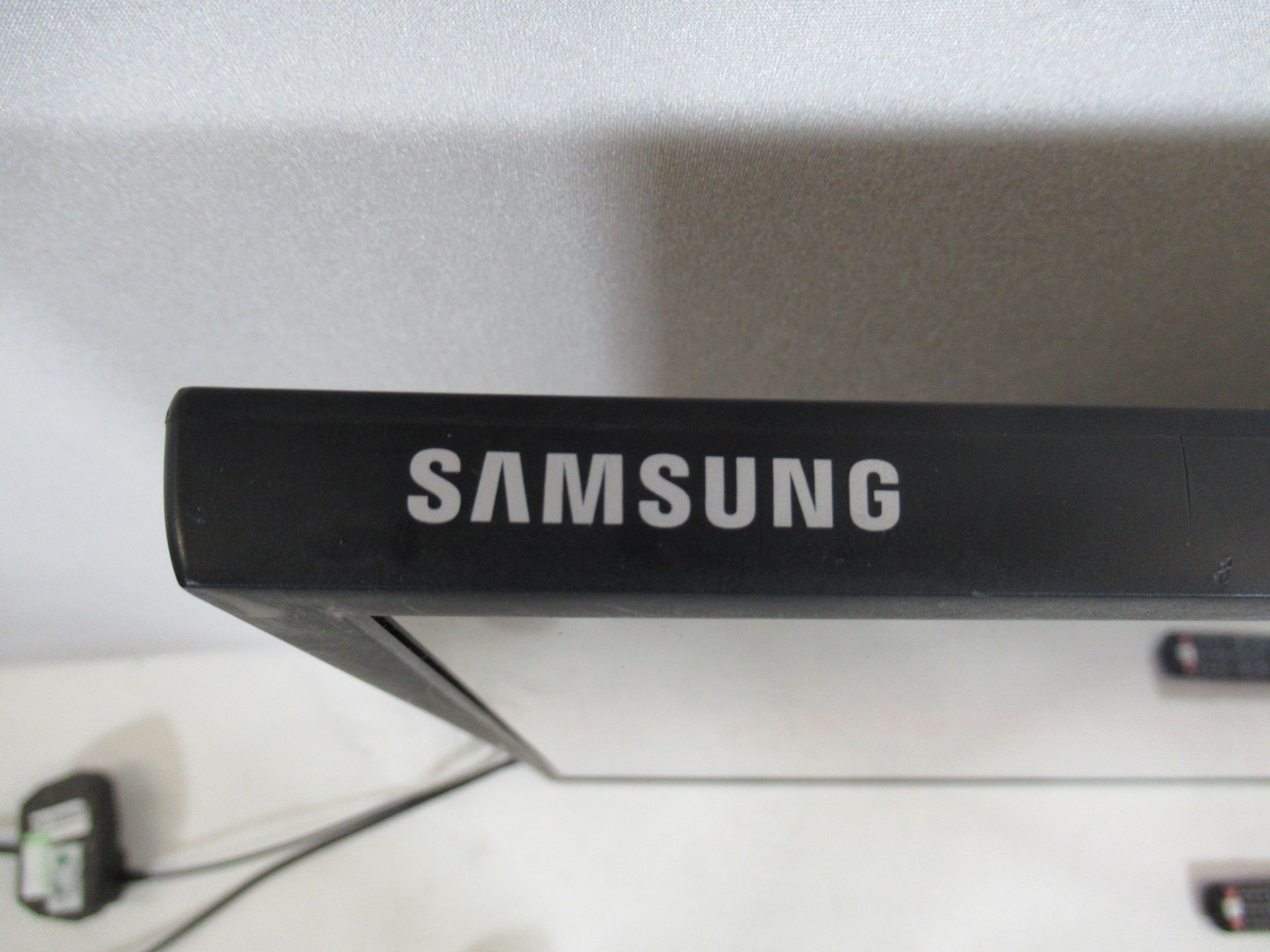 Samsung QB65N QBN Series - 65" LED-backlit LCD display - 4K - Image 2 of 14