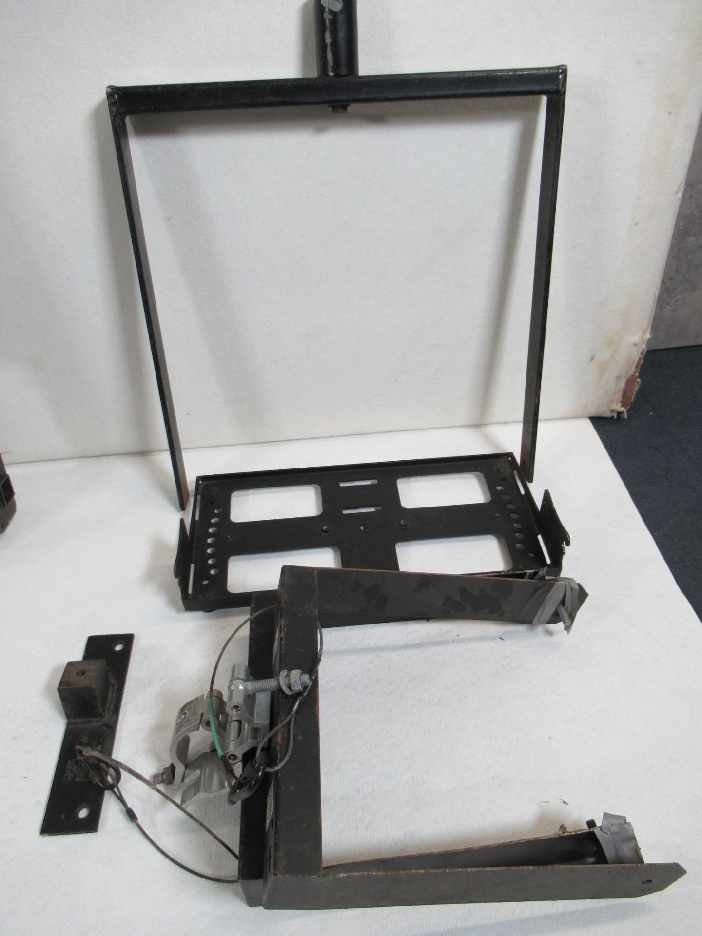 (2) D&B Flying frames - Image 9 of 14