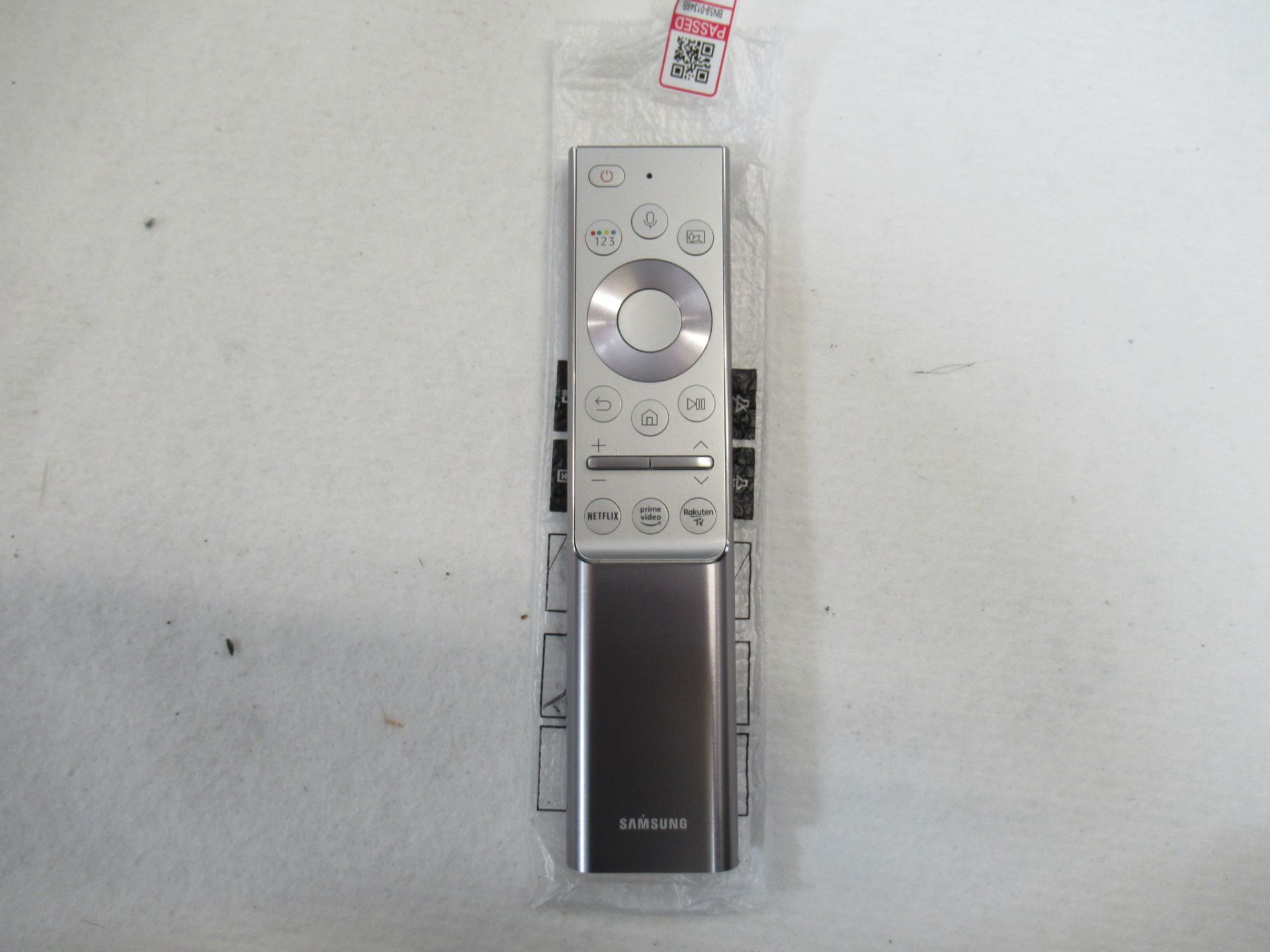 Samsung The Terrace QE75LST7D 75" Outdoor Samsung Neo QLED 4K Ultra HD HDR Smart TV - Image 6 of 16