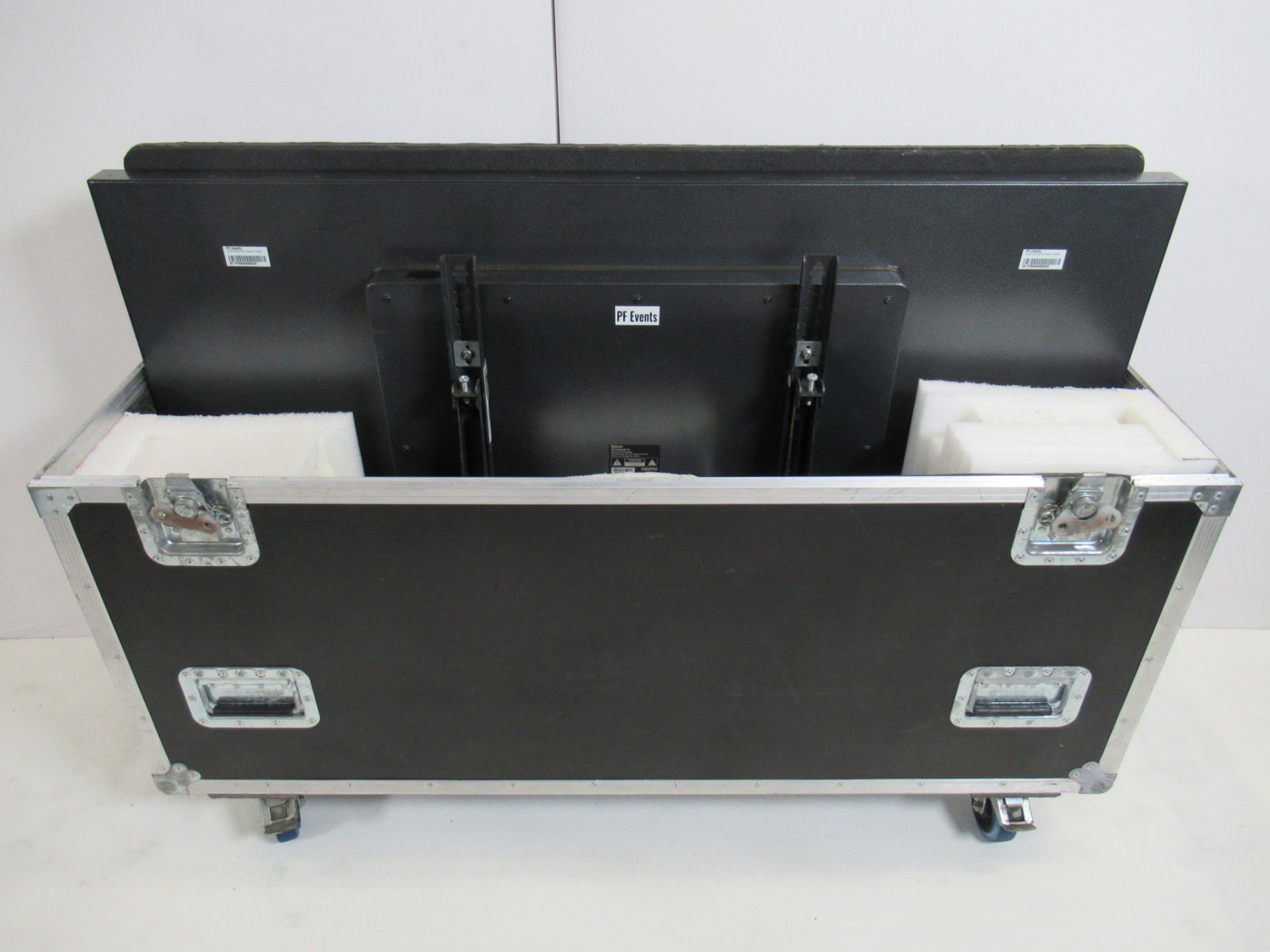 SYLVOX Full Sun Outdoor 4K UHD 55" Smart TV - Image 11 of 13