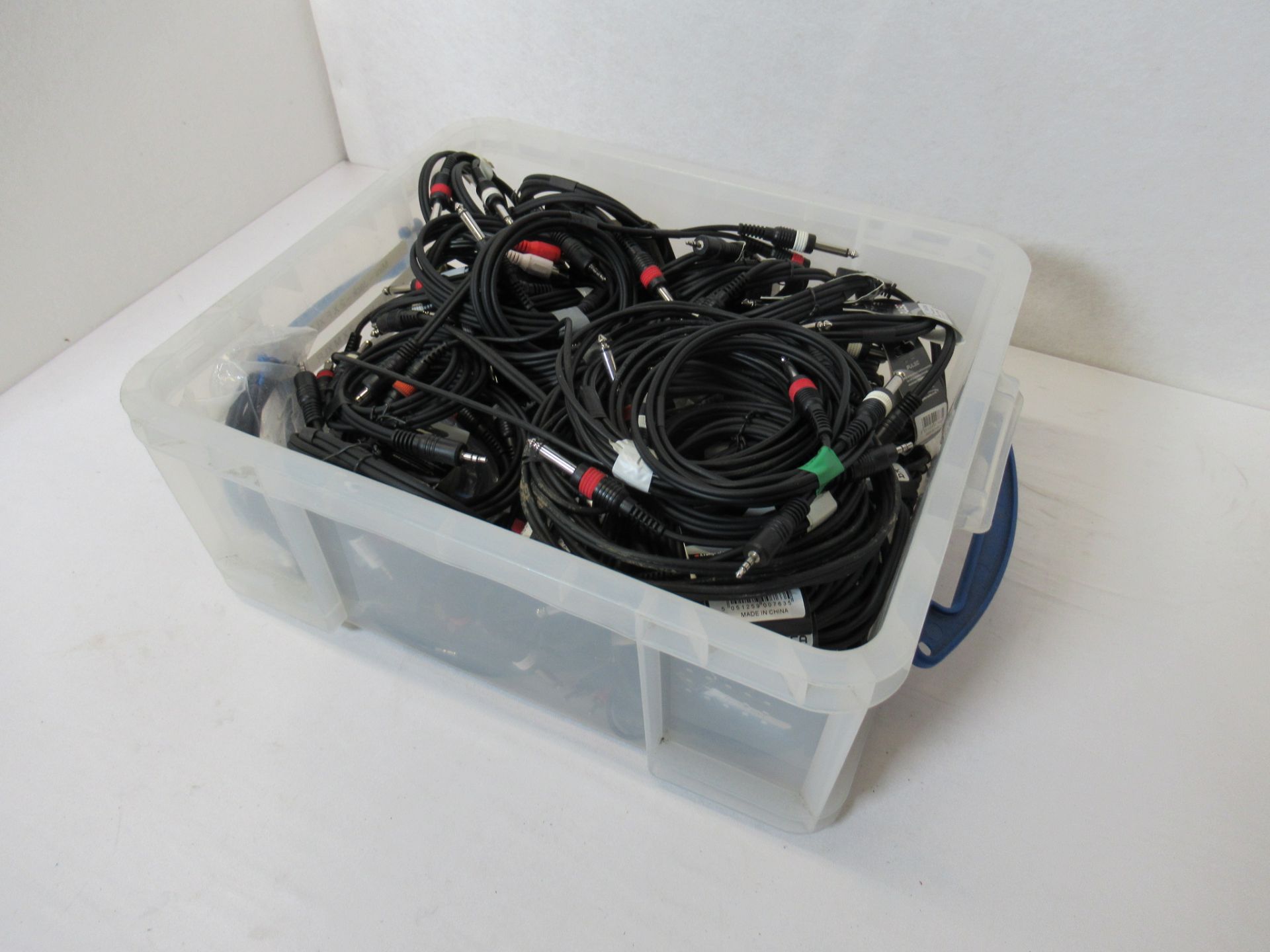 Quantity of Male Mini jack to RCA, 1/4" jack, M and F XLR and Female Mini Jack Cables - Image 8 of 9