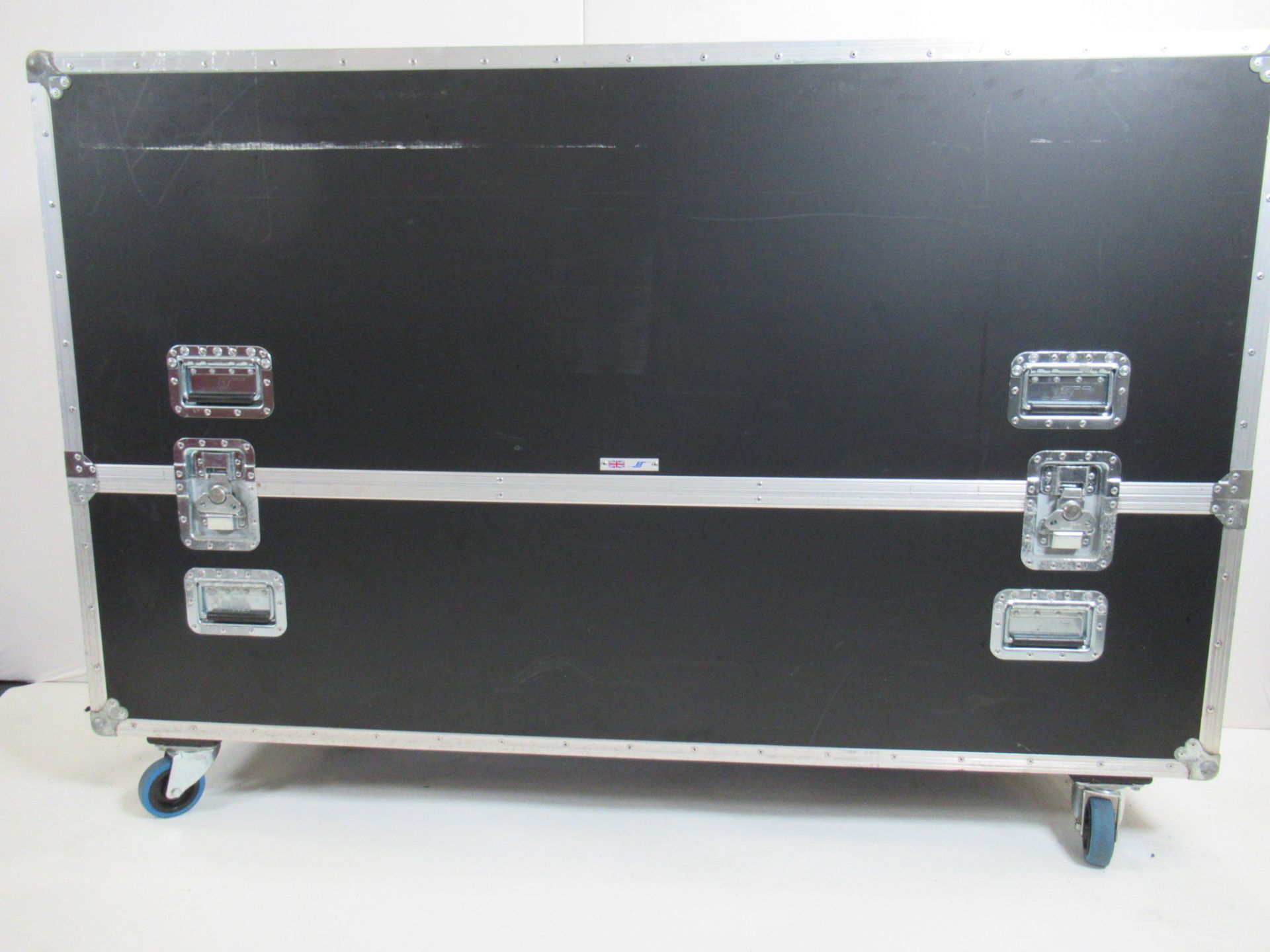 Samsung The Terrace QE75LST7D 75" Outdoor Samsung Neo QLED 4K Ultra HD HDR Smart TV - Image 14 of 16