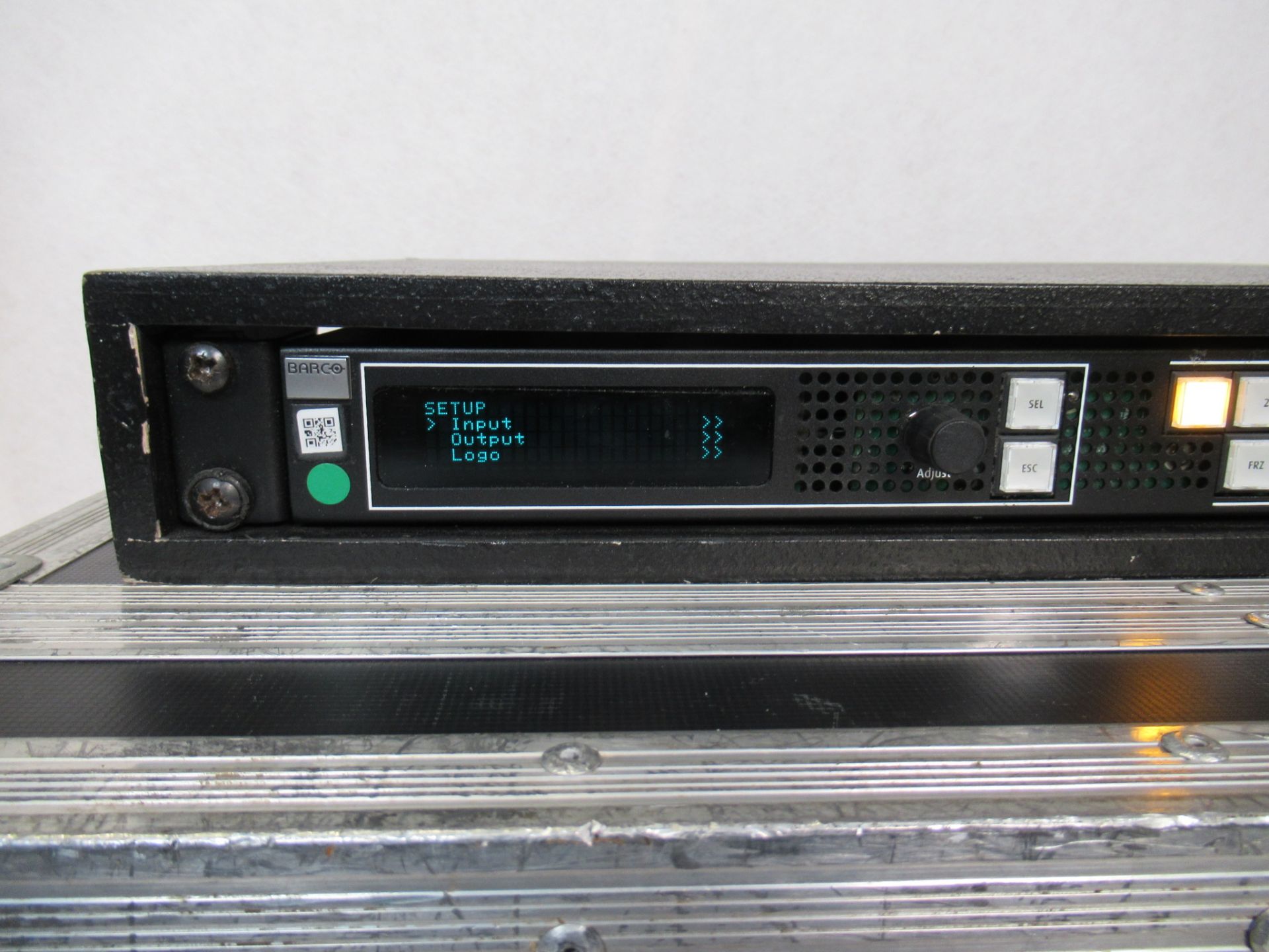 Barco PDS-902 3G DVI video switcher - Image 2 of 10