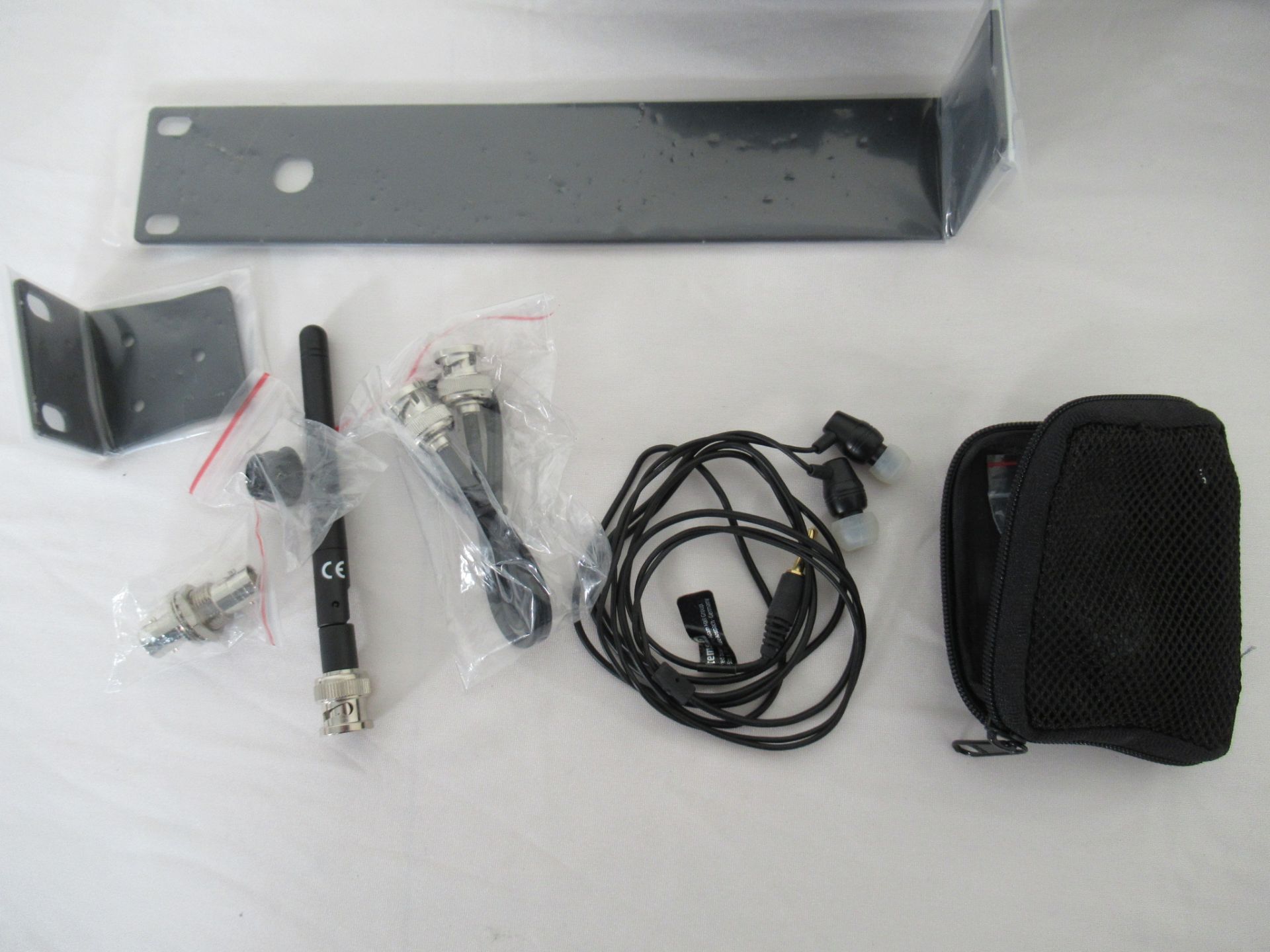 LD Systems MEI100G2 In-Ear Monitoring System - Image 12 of 14