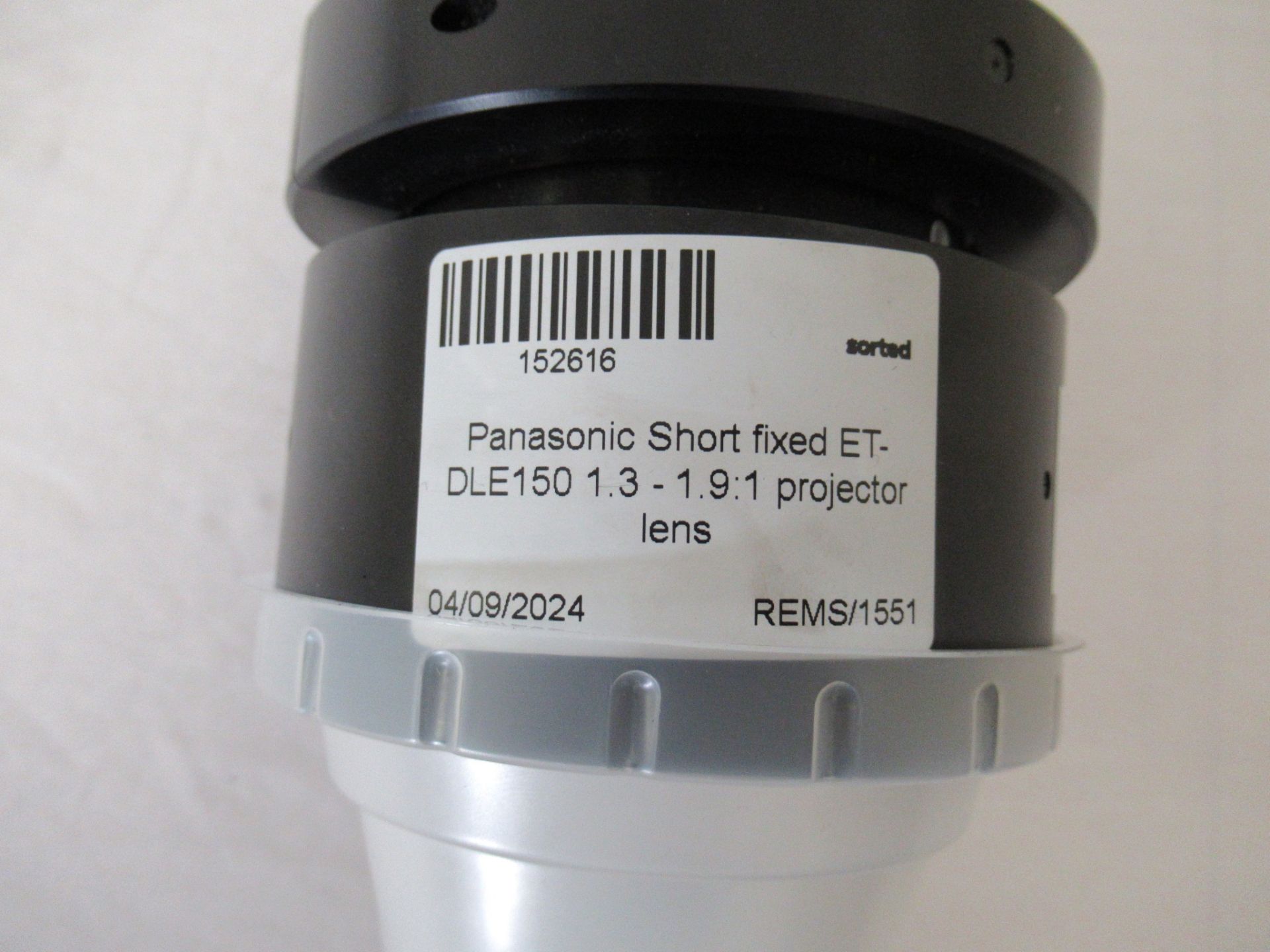 Sanyo LNS-W21 on-axis short fixed projection lens 1.3-1.9:1 - Image 7 of 10