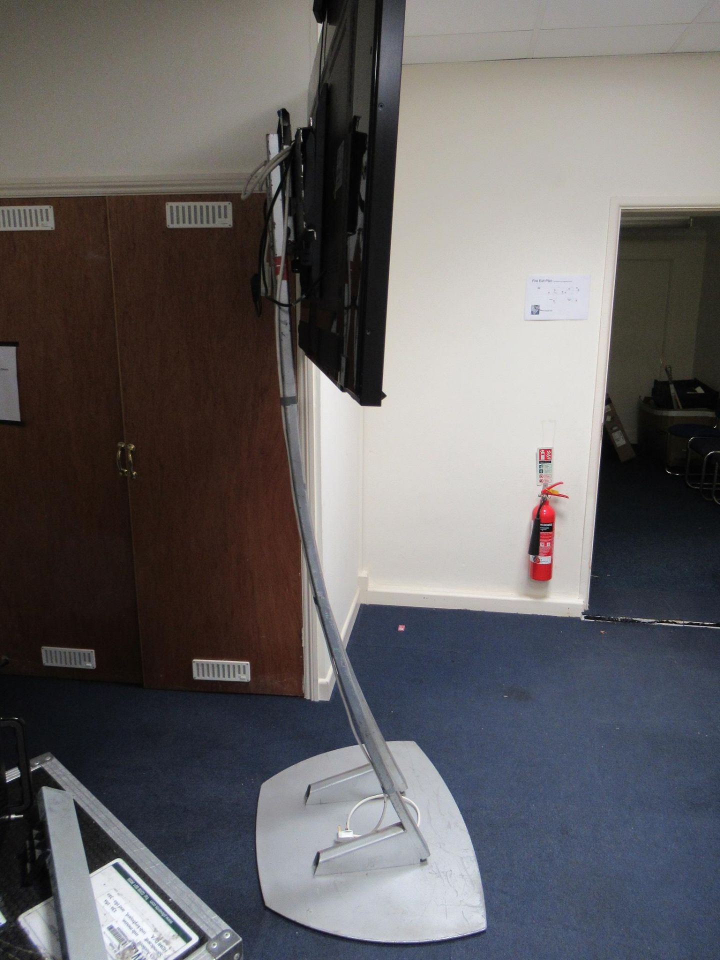 Samsung ME65B 65" LED-backlit LCD flat panel display - Image 7 of 8