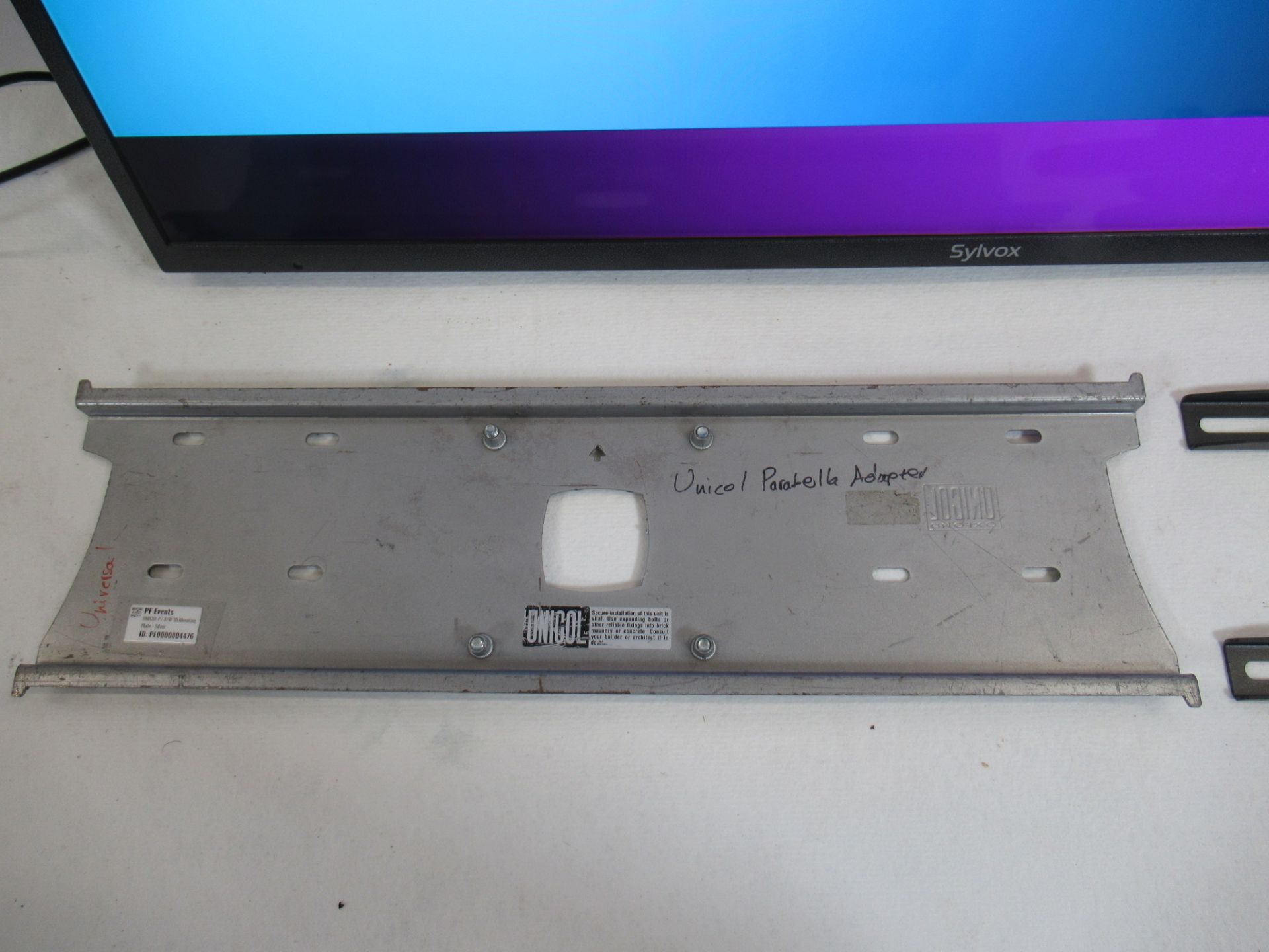 SYLVOX Full Sun Outdoor 4K UHD 55" Smart TV - Image 4 of 11