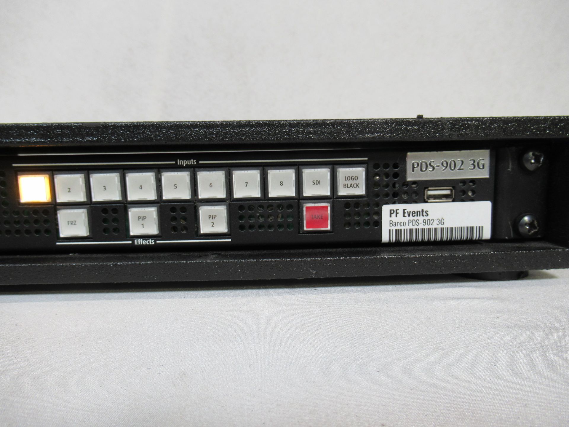 Barco PDS-902 3G DVI video switcher - Image 4 of 14